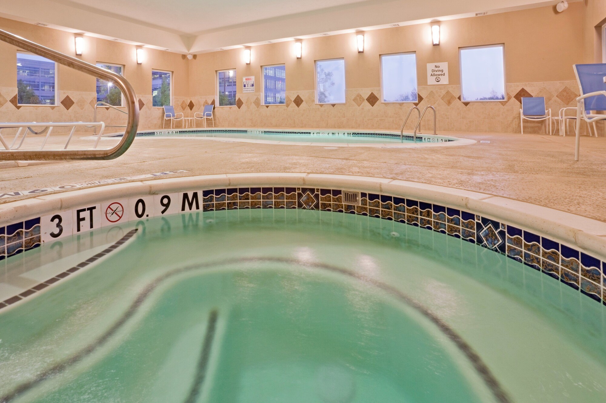 Holiday Inn Express Hotel & Suites Dallas West