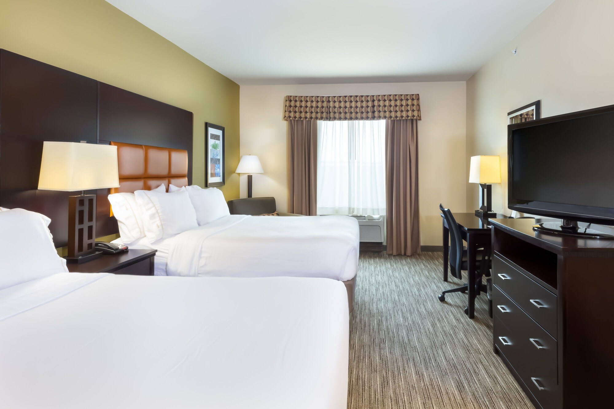 Holiday Inn Express Hotel & Suites Dallas West