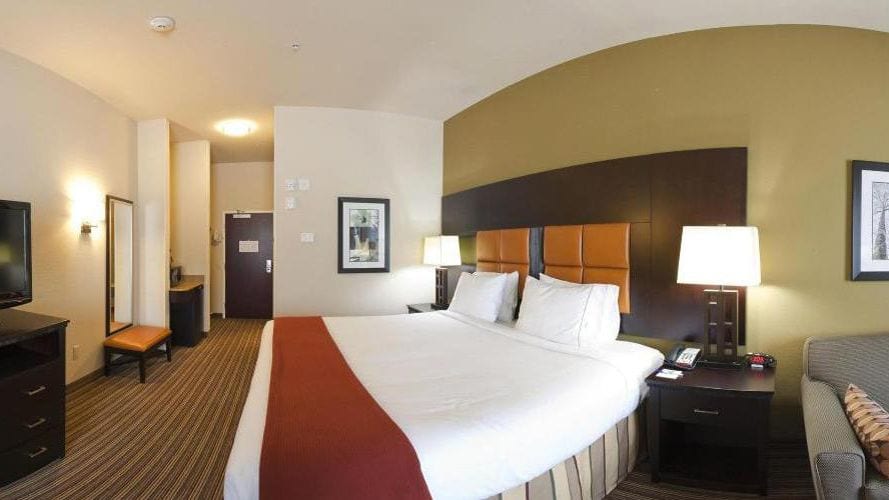 Holiday Inn Express Hotel & Suites Dallas West