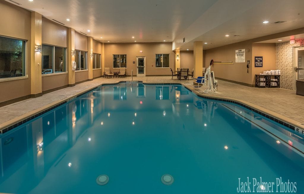 Holiday Inn Express Hotel & Suites North Dallas At Preston