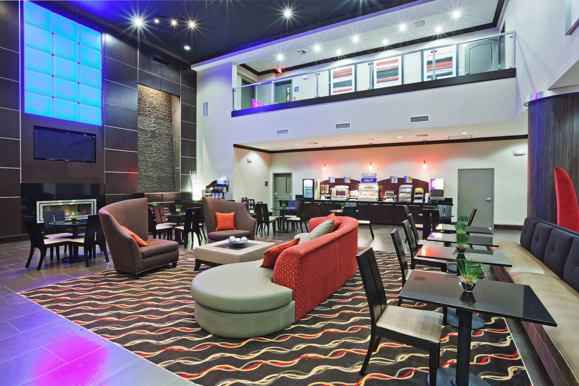 Holiday Inn Express Hotel & Suites North Dallas At Preston