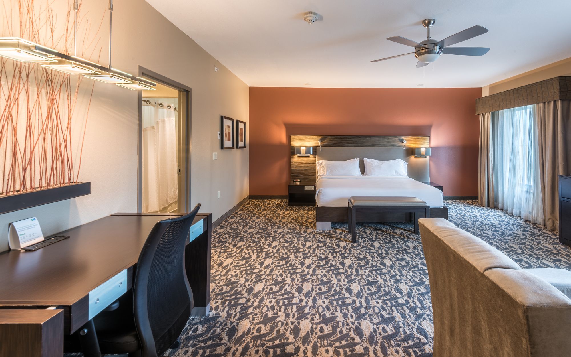 Holiday Inn Express Hotel & Suites North Dallas At Preston