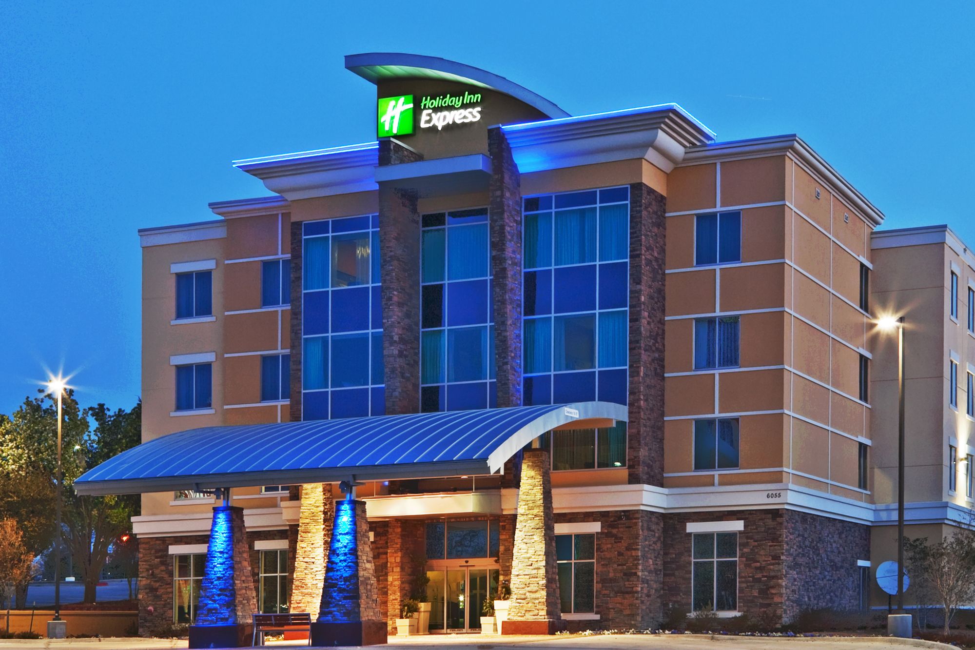 Holiday Inn Express Hotel & Suites North Dallas At Preston