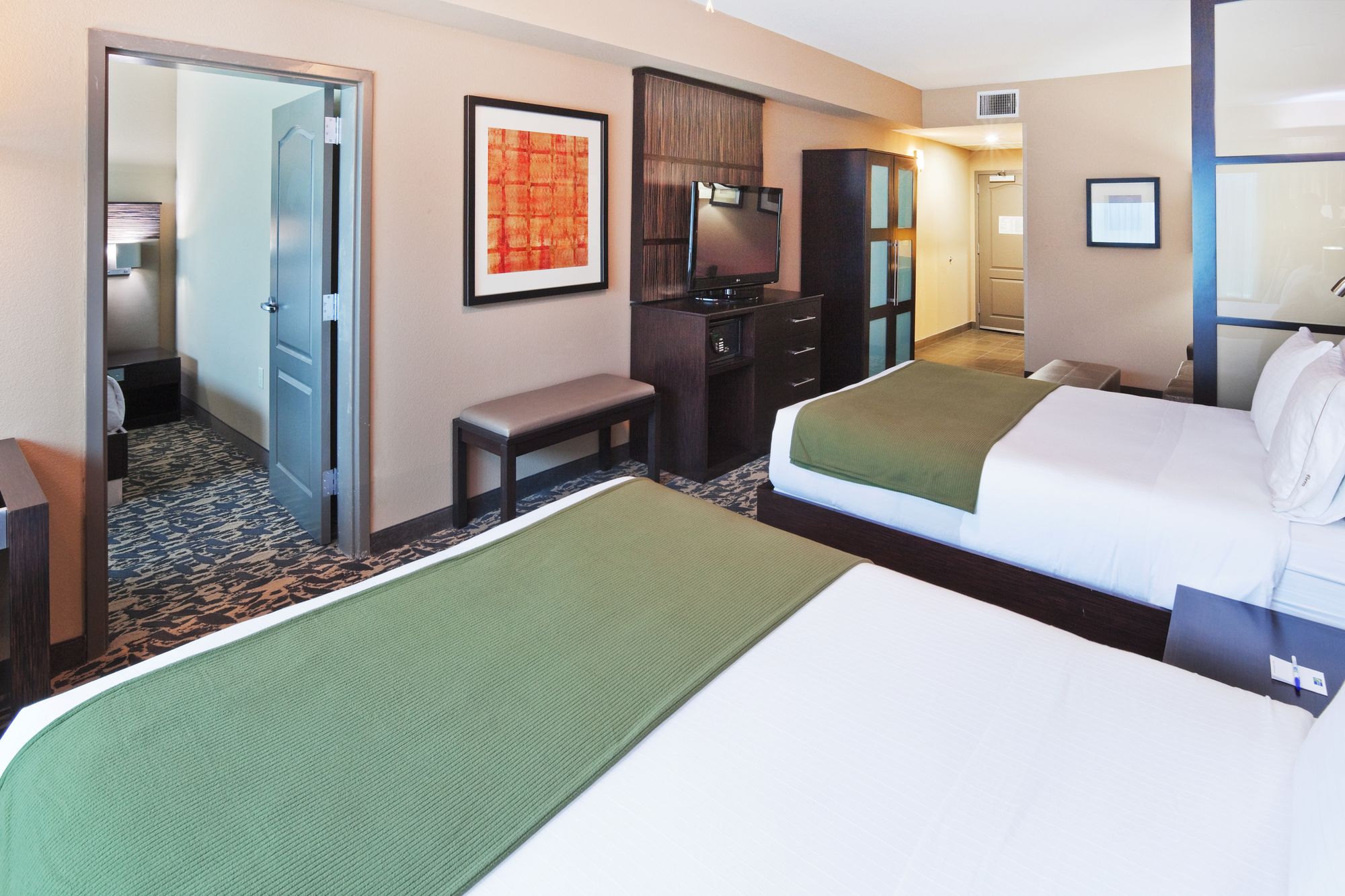 Holiday Inn Express Hotel & Suites North Dallas At Preston