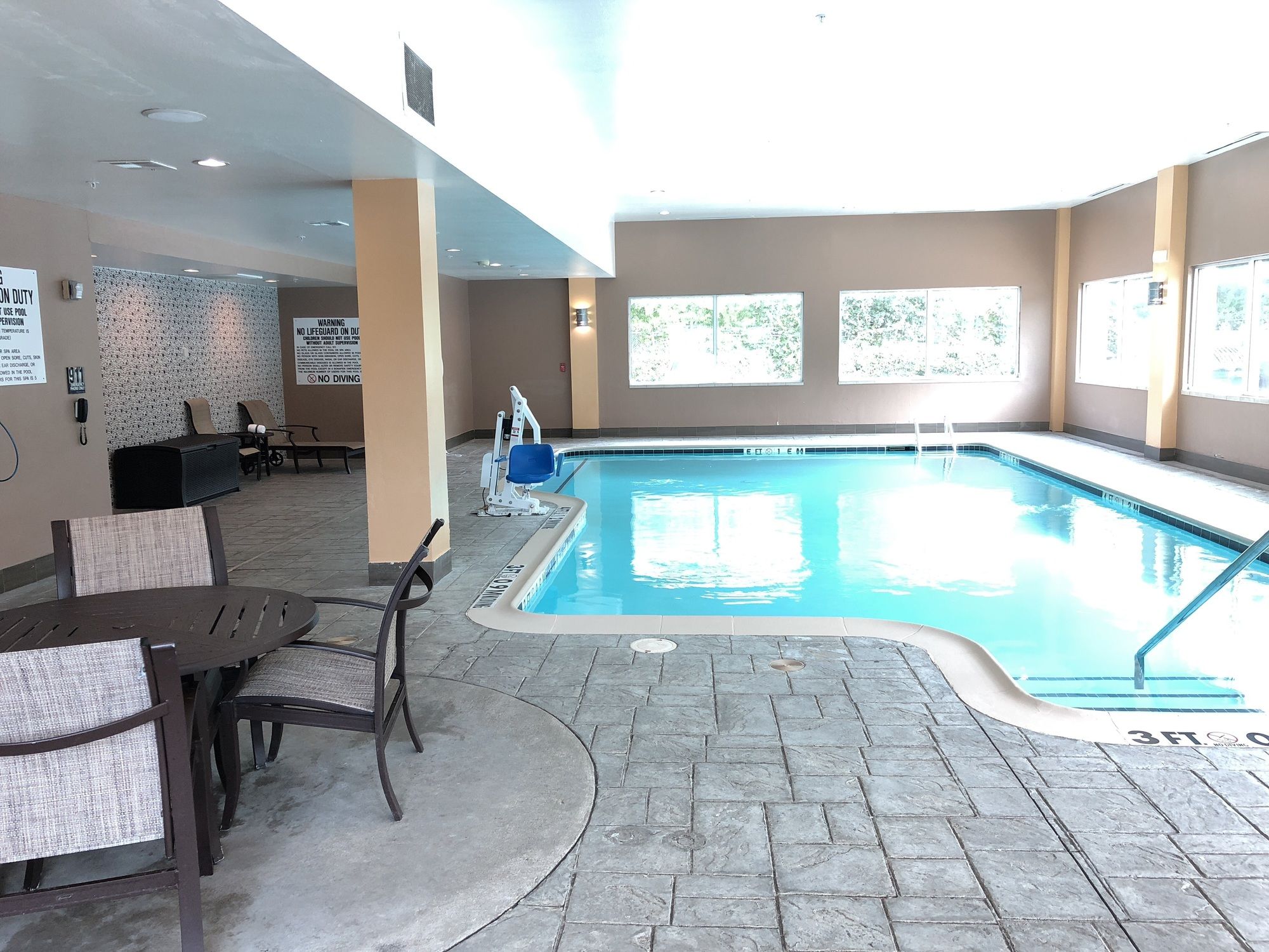 Holiday Inn Express Hotel & Suites North Dallas At Preston