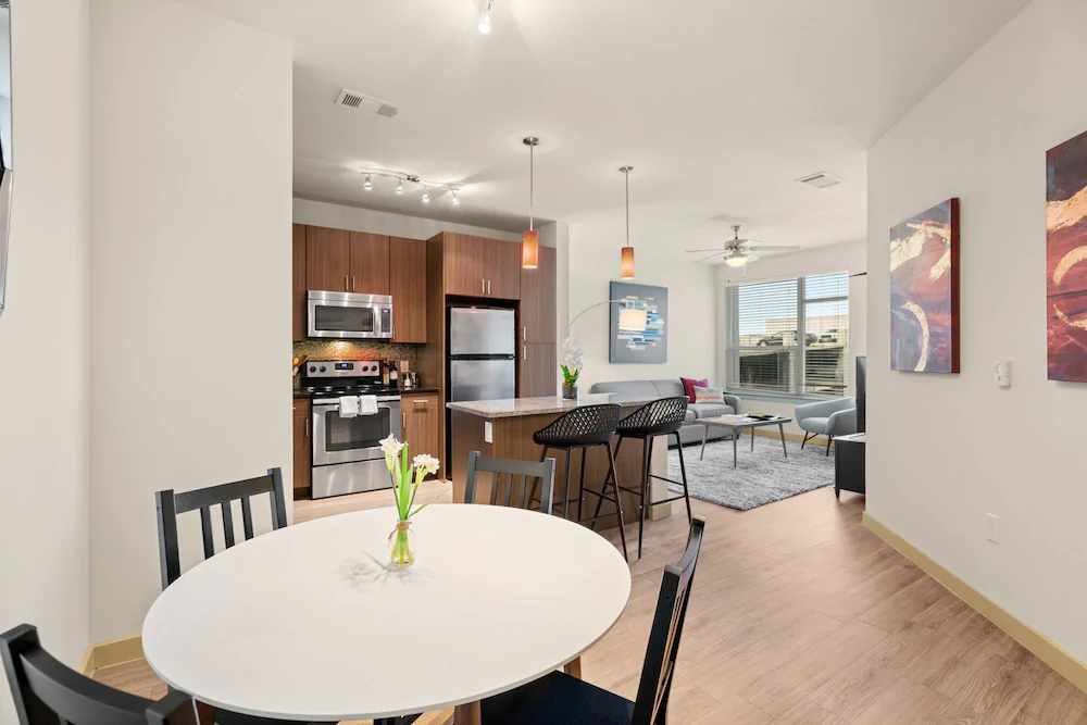 Kasa Dallas Medical District Apartments