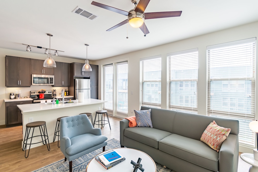 Kasa Dallas North Apartments