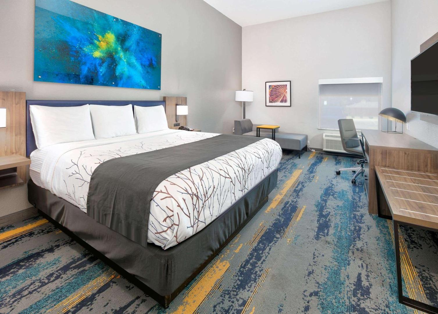 La Quinta Inn & Suites by Wyndham Dallas/Fairpark
