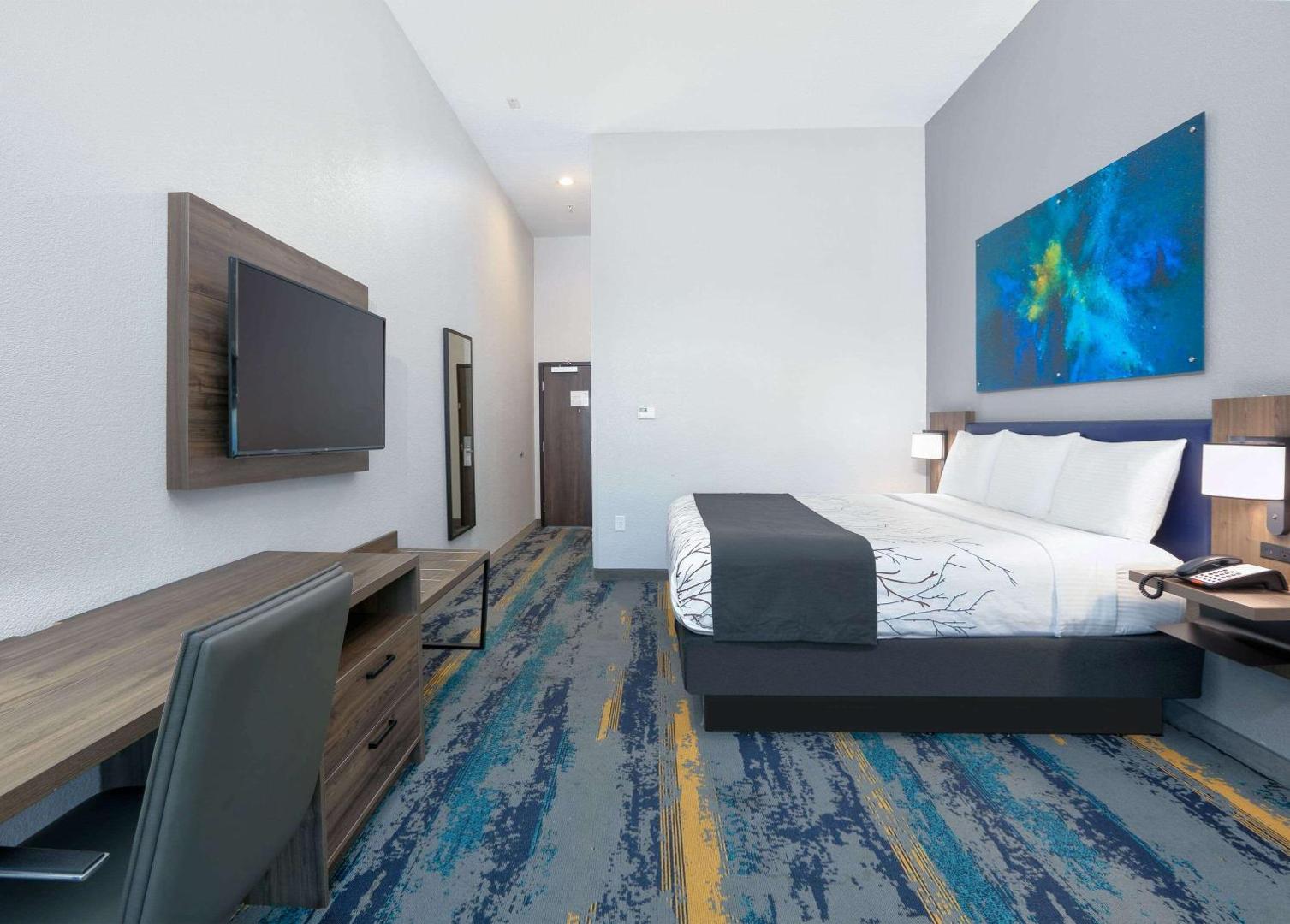 La Quinta Inn & Suites by Wyndham Dallas/Fairpark