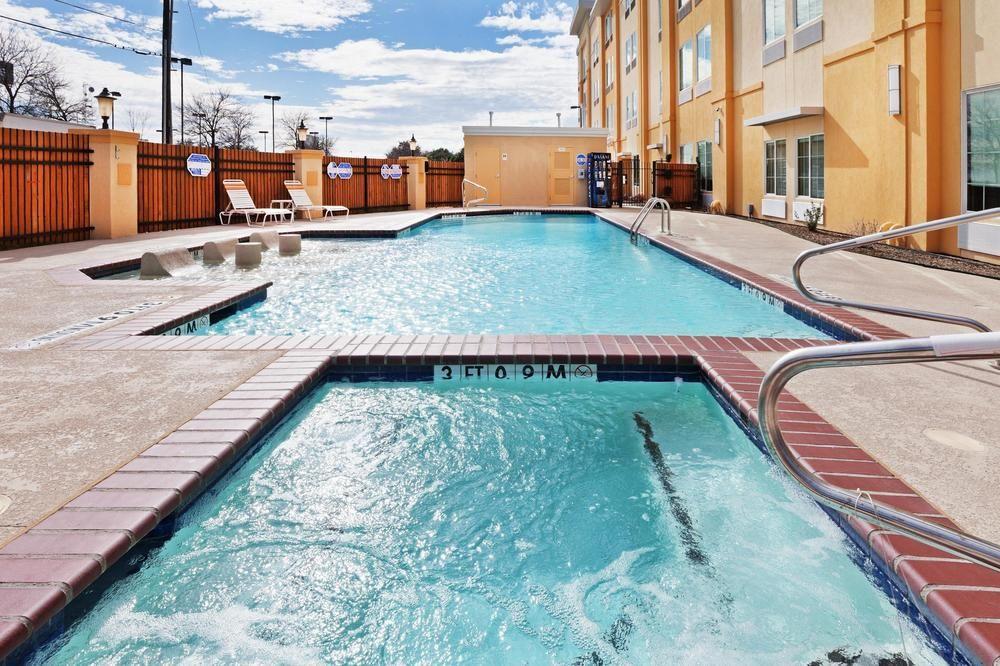 La Quinta Inn & Suites Dallas Love Field