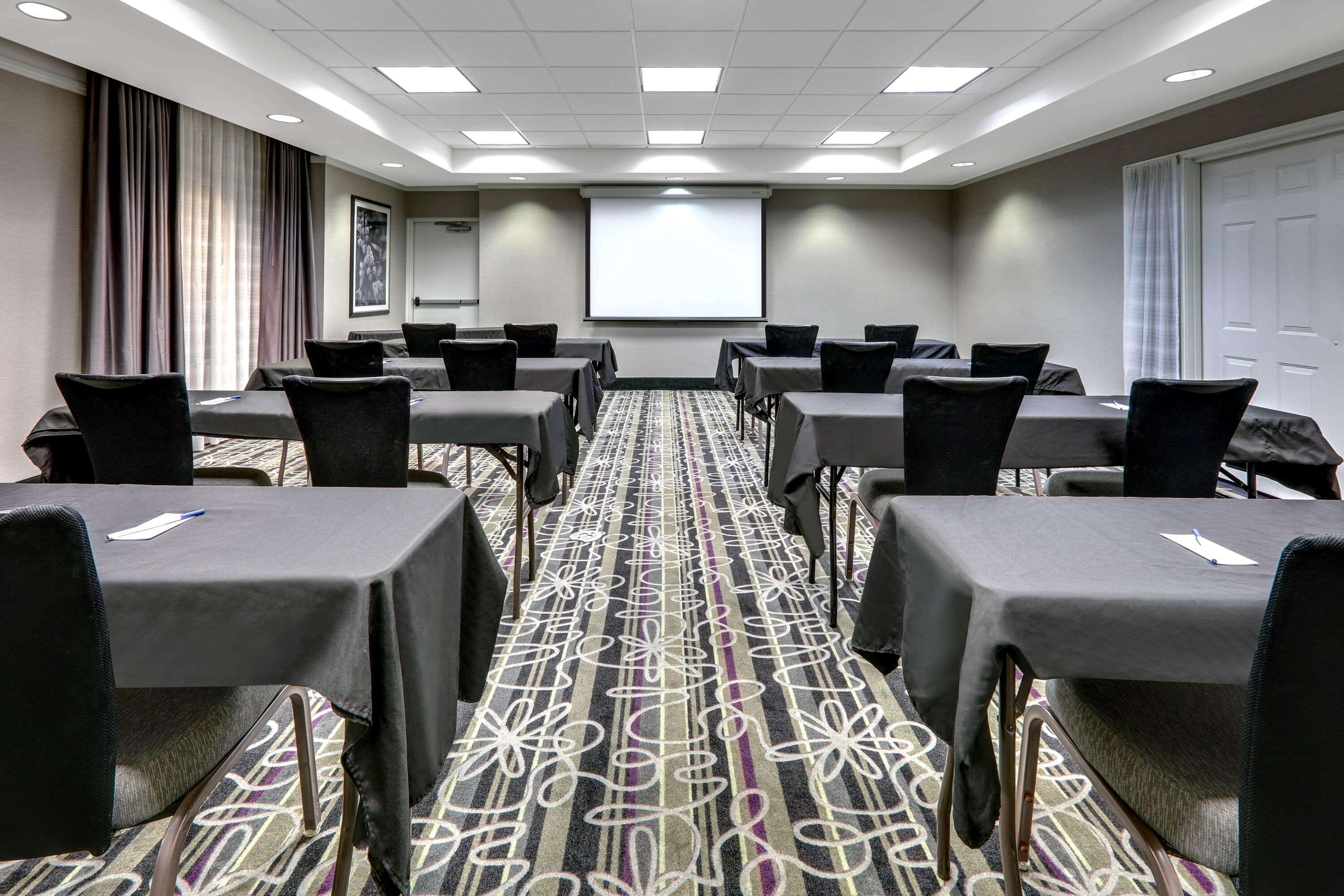 La Quinta Inn & Suites Dallas North Central