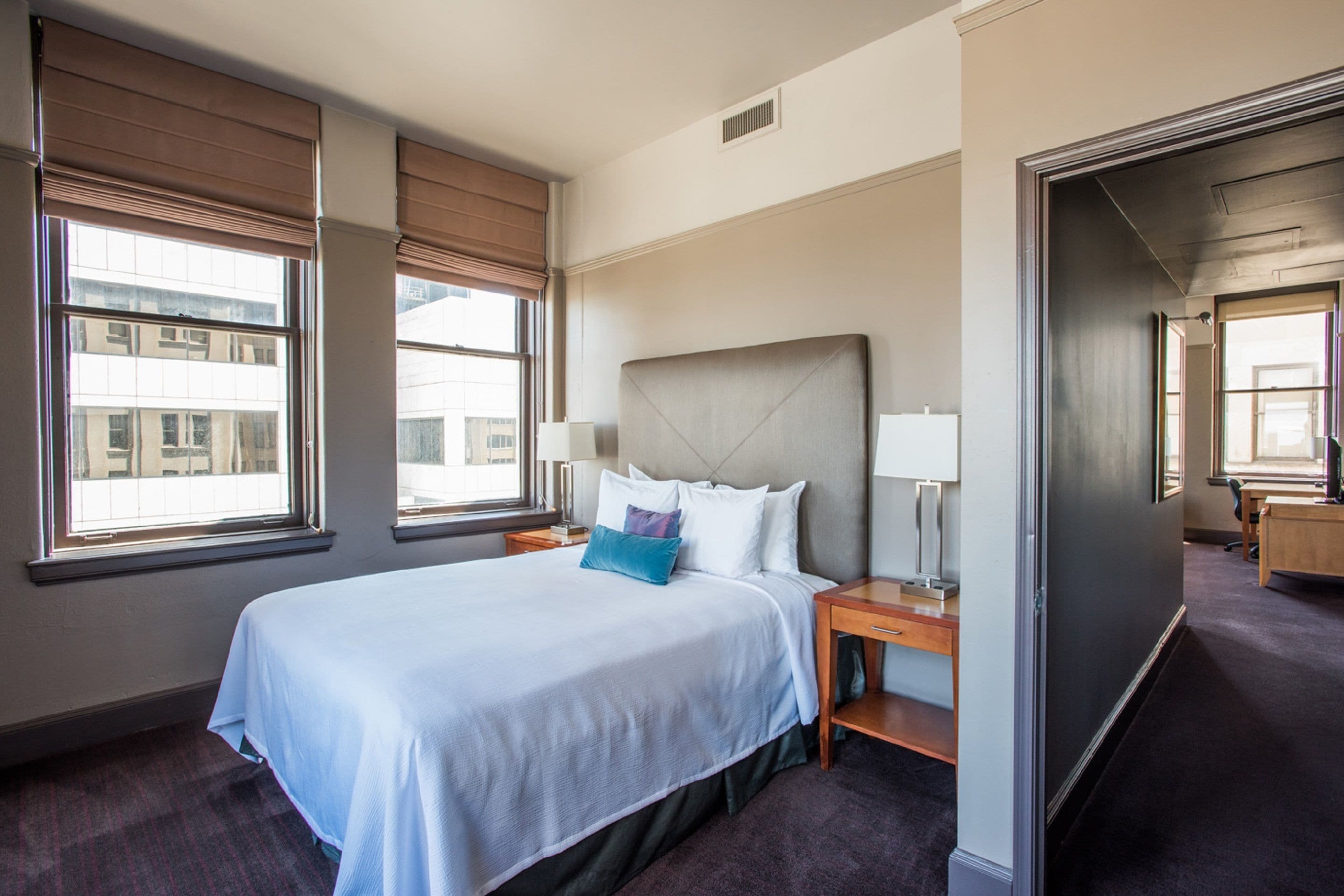 Magnolia Hotel Dallas Downtown