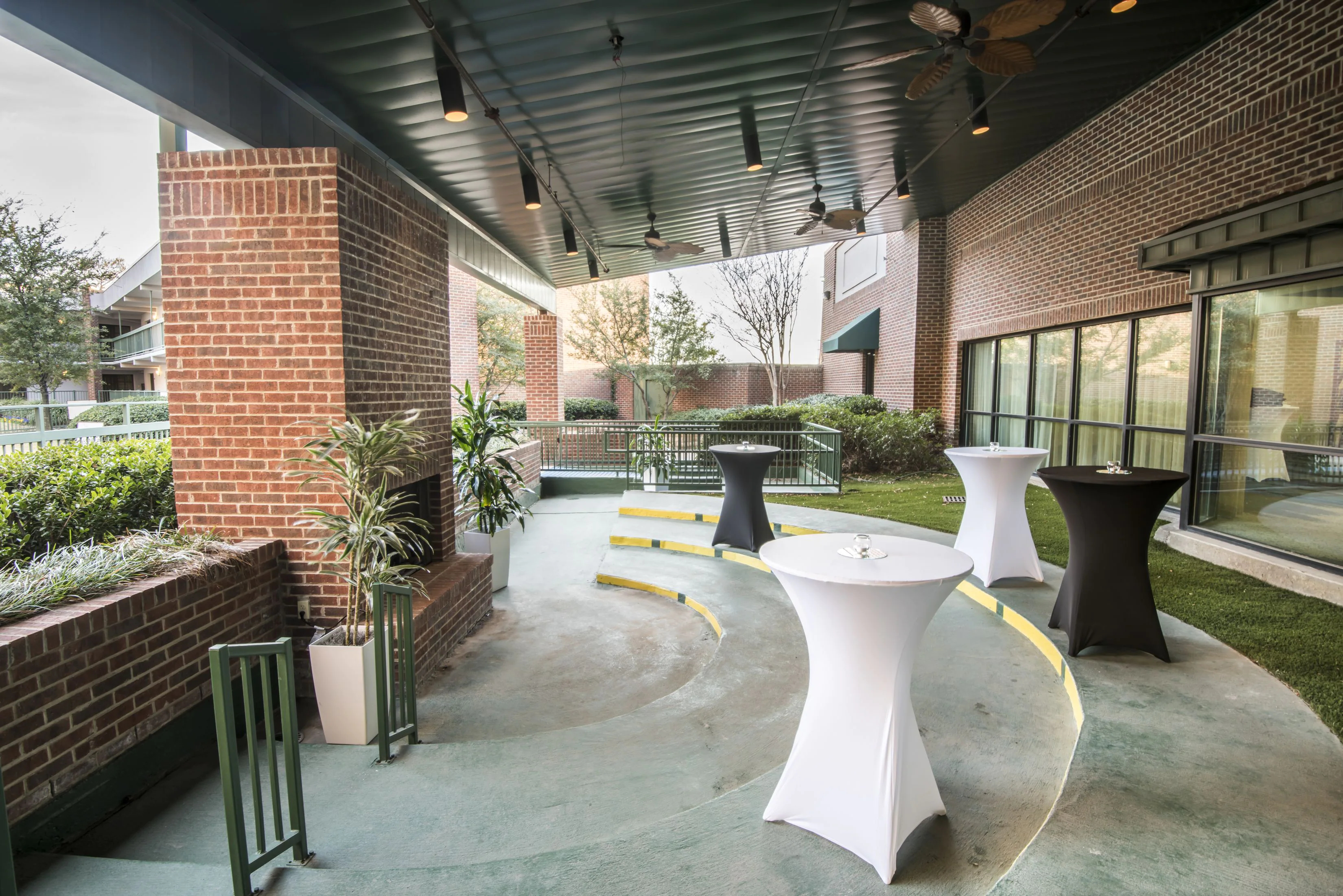 MCM Eleganté Hotel & Suites