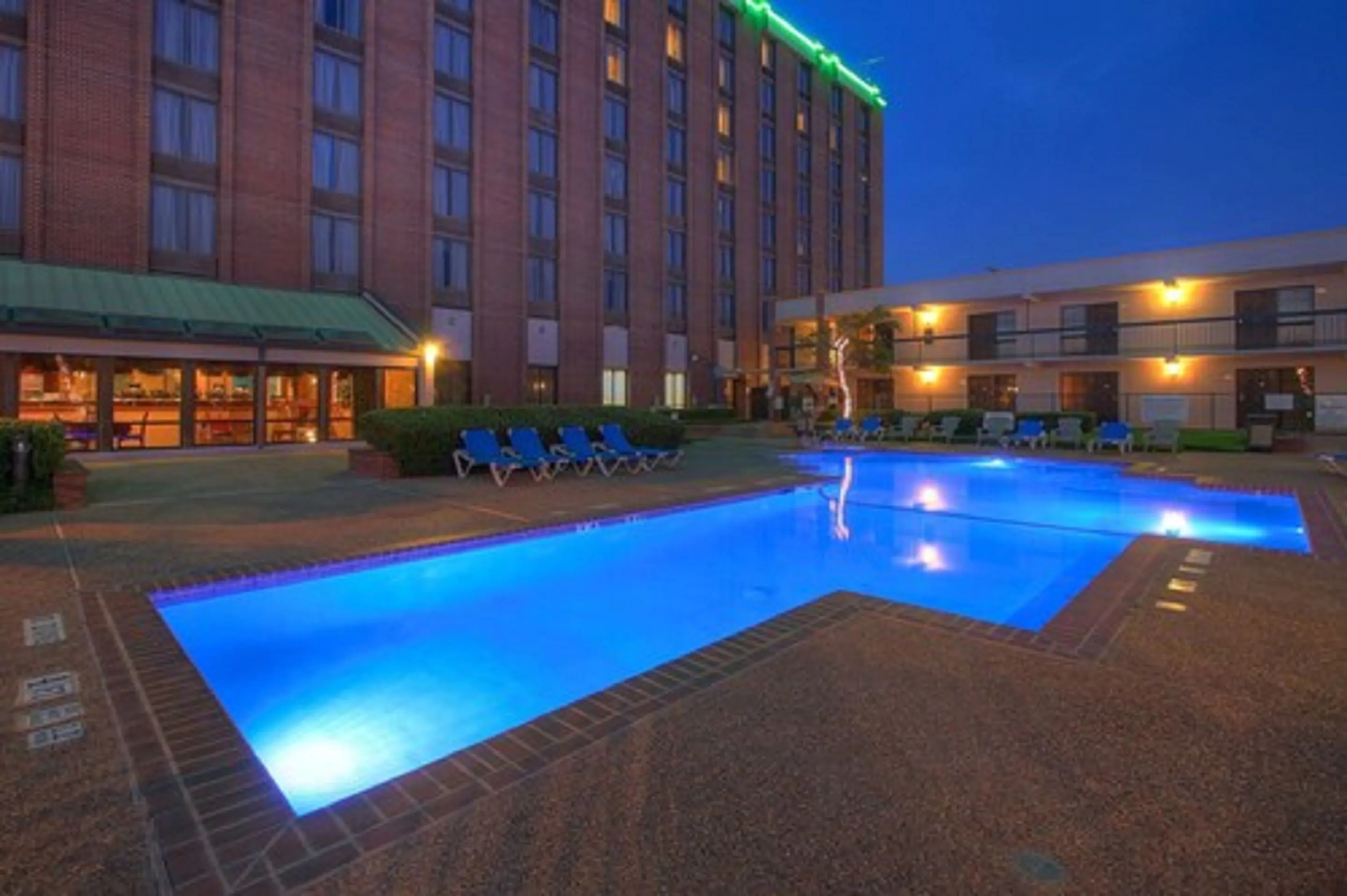 MCM Eleganté Hotel & Suites