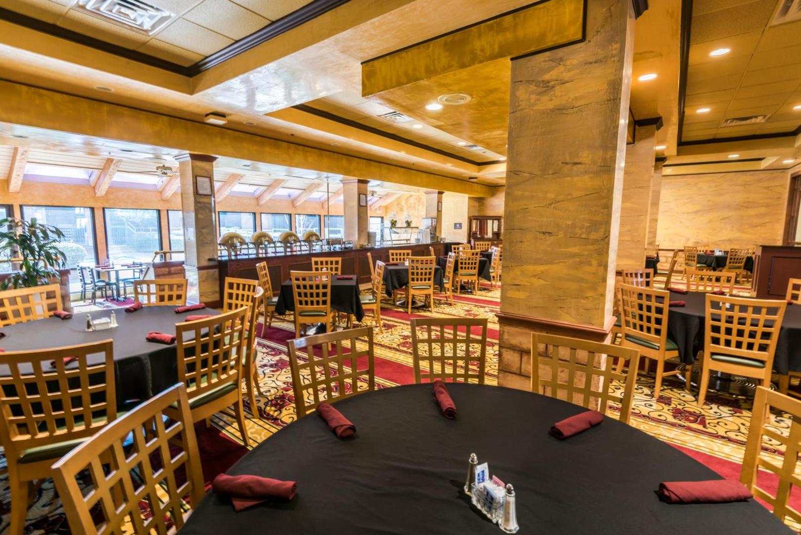 MCM Eleganté Hotel & Suites