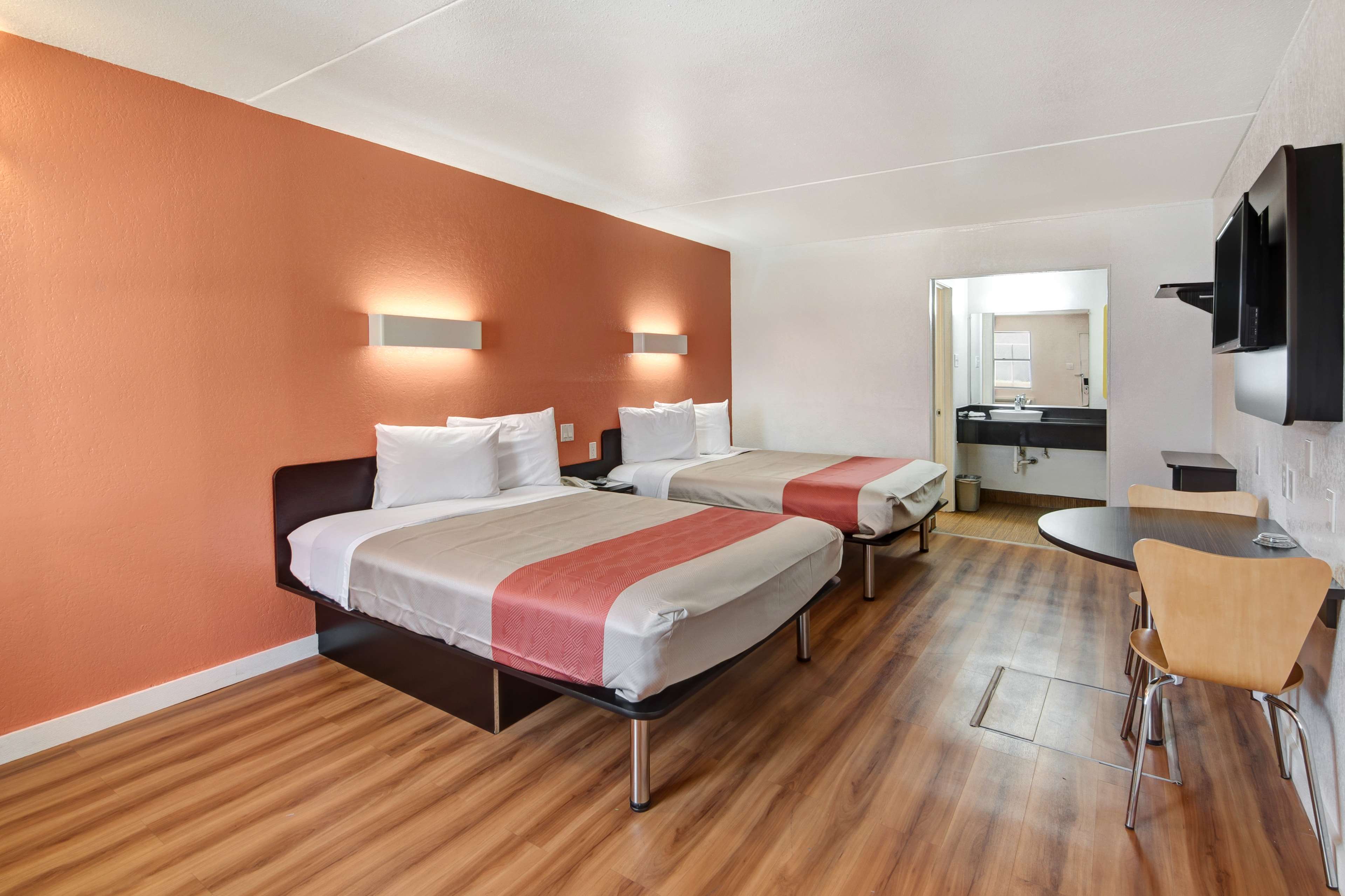 Motel 6 Dallas Galleria
