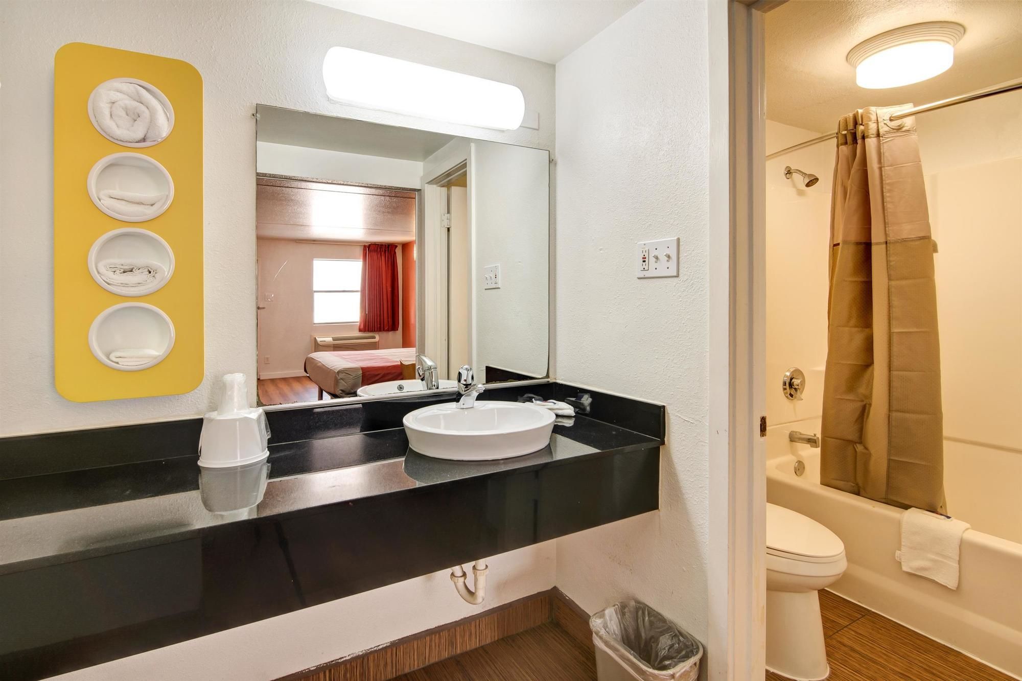 Motel 6 Dallas Galleria
