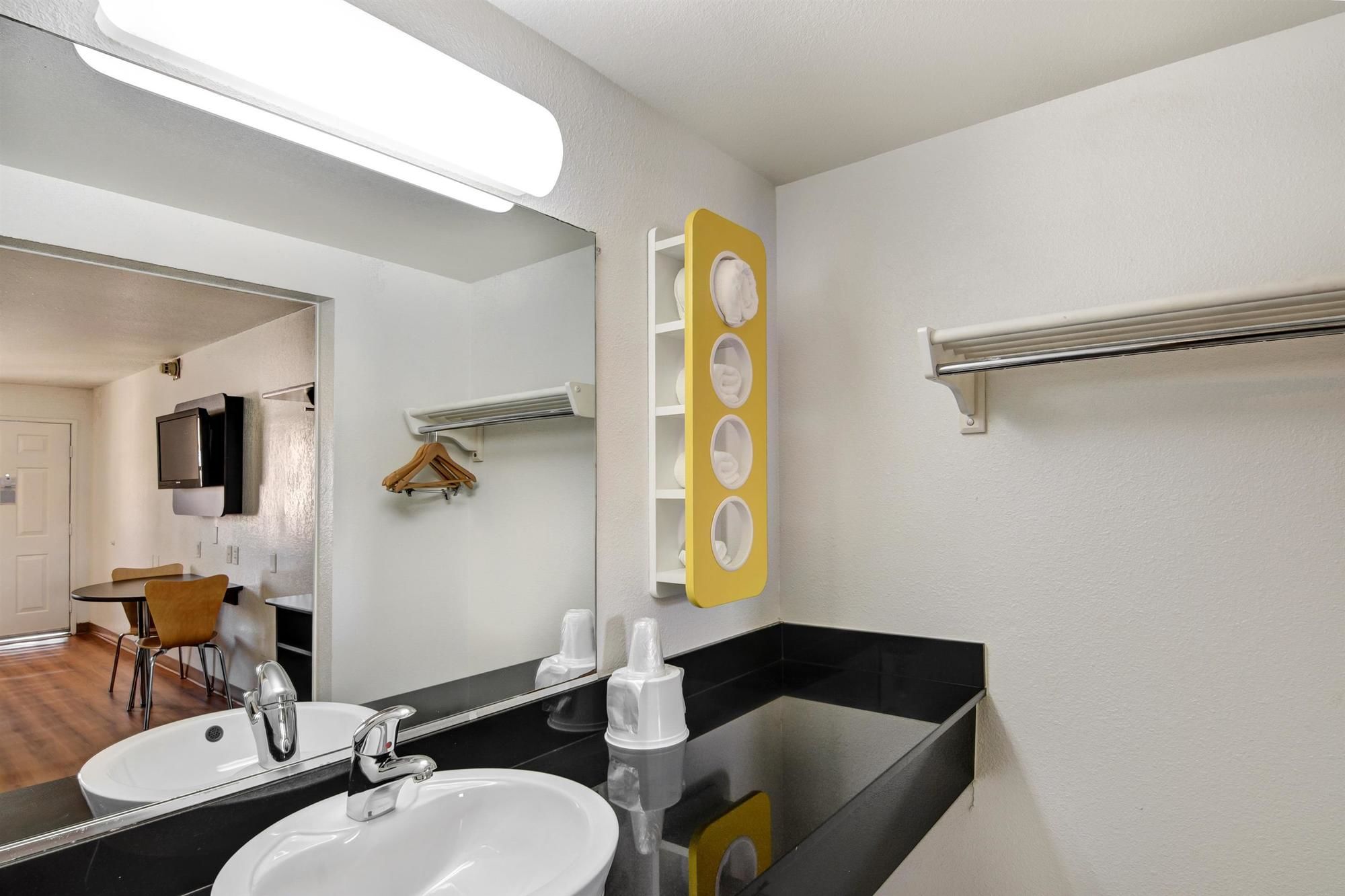 Motel 6 Dallas Galleria