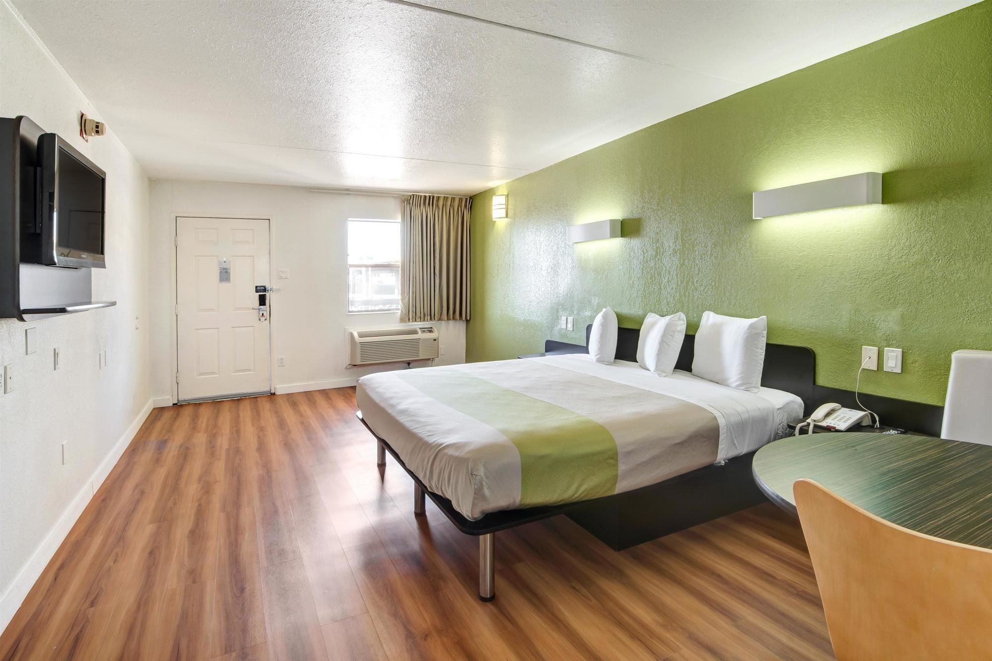 Motel 6 Dallas Galleria