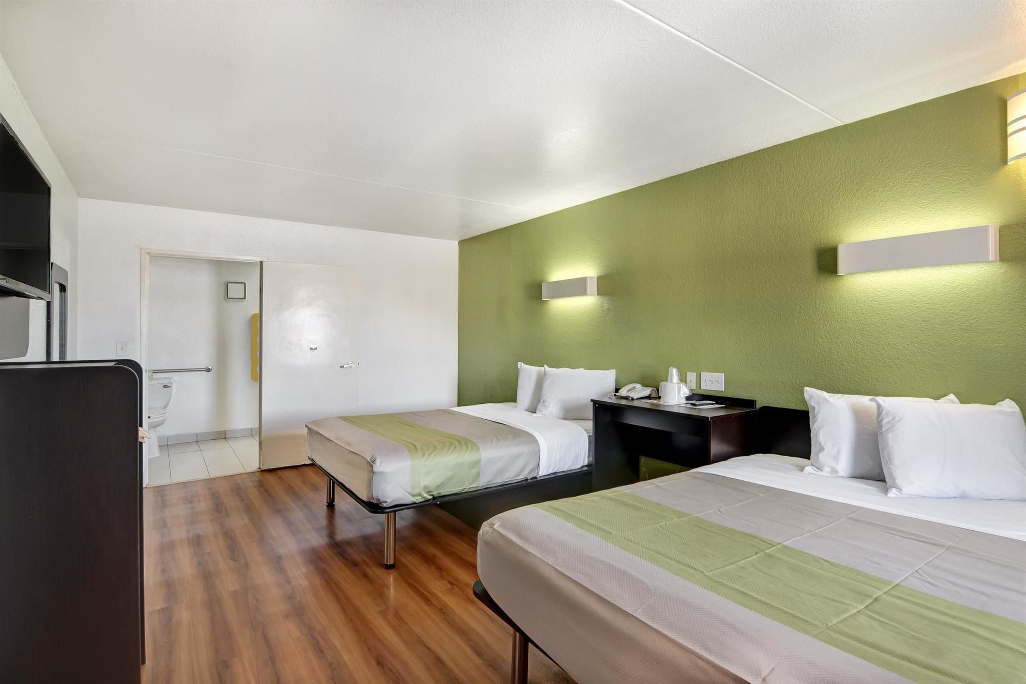 Motel 6 Dallas Galleria