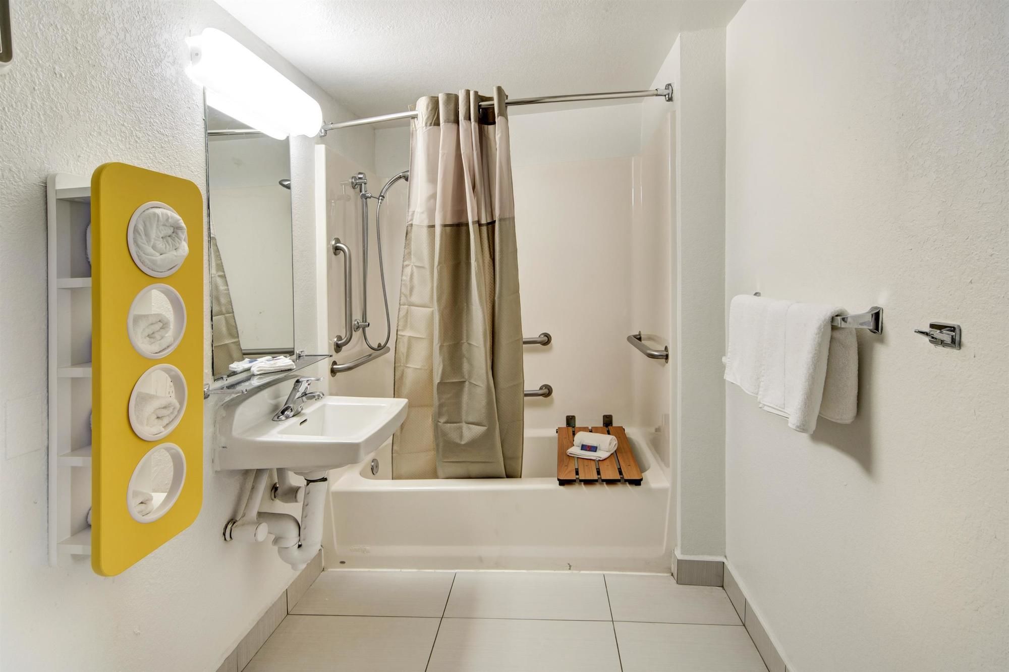 Motel 6 Dallas Galleria