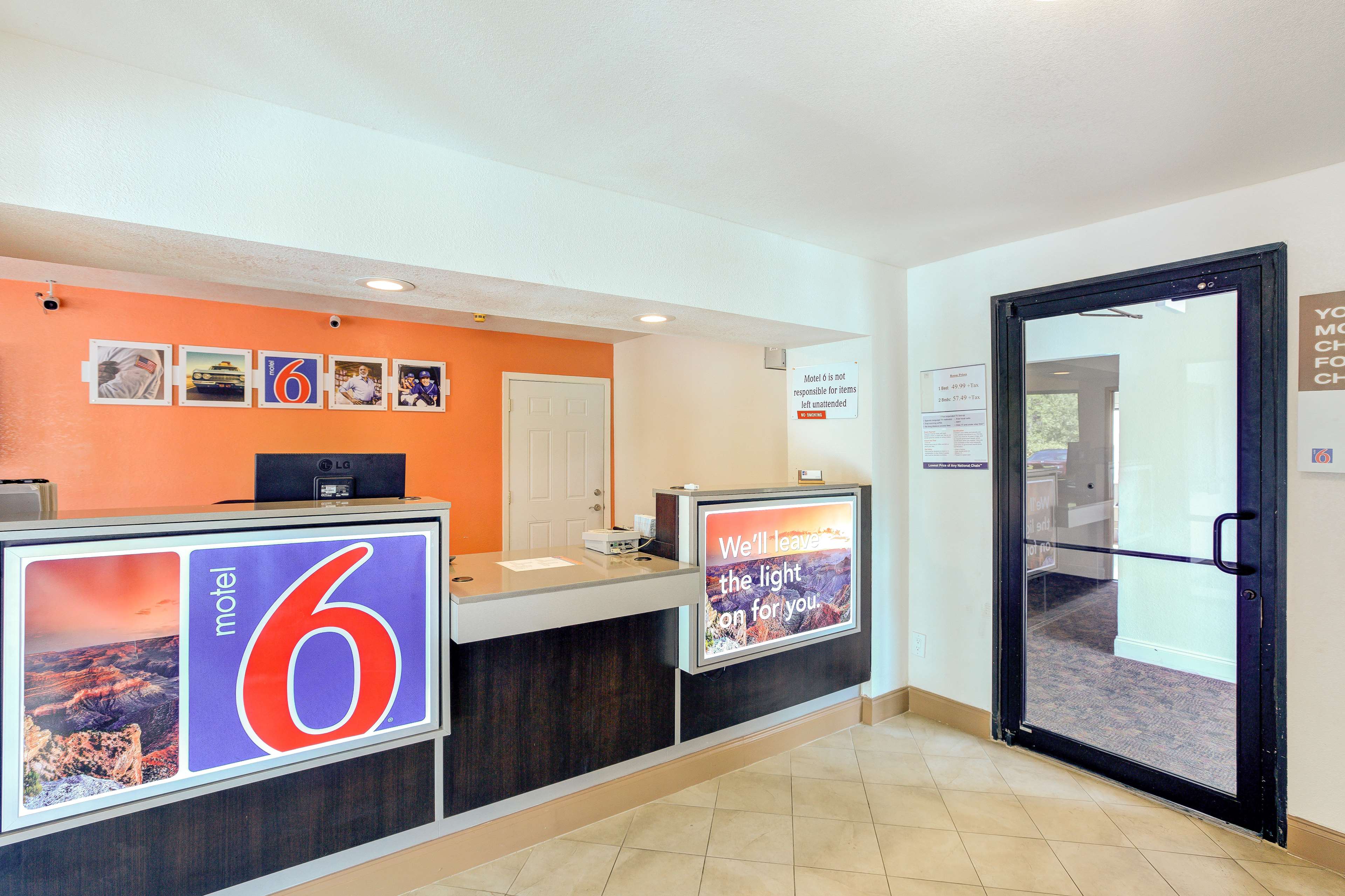 Motel 6 Dallas South