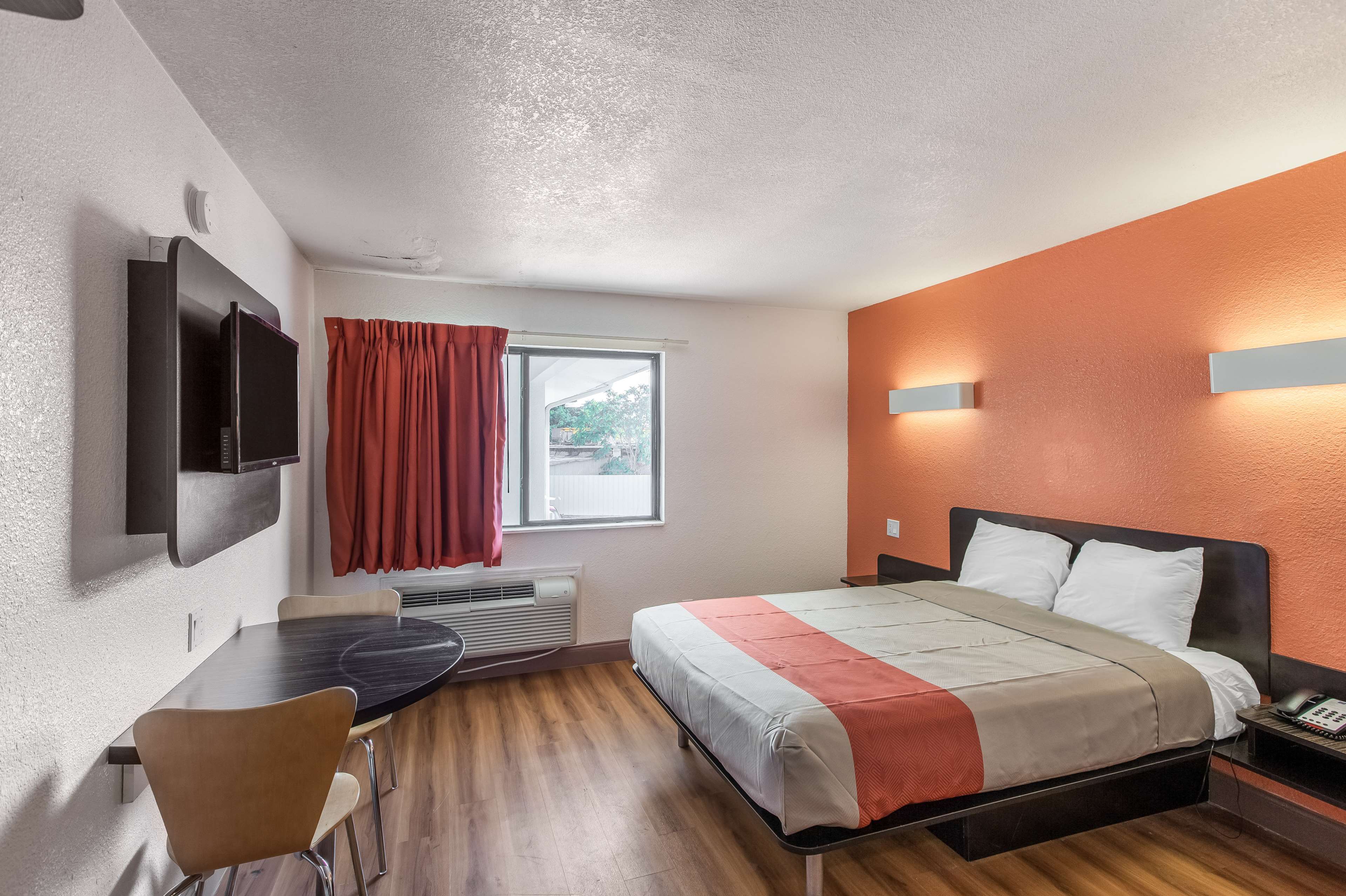 Motel 6 Dallas South