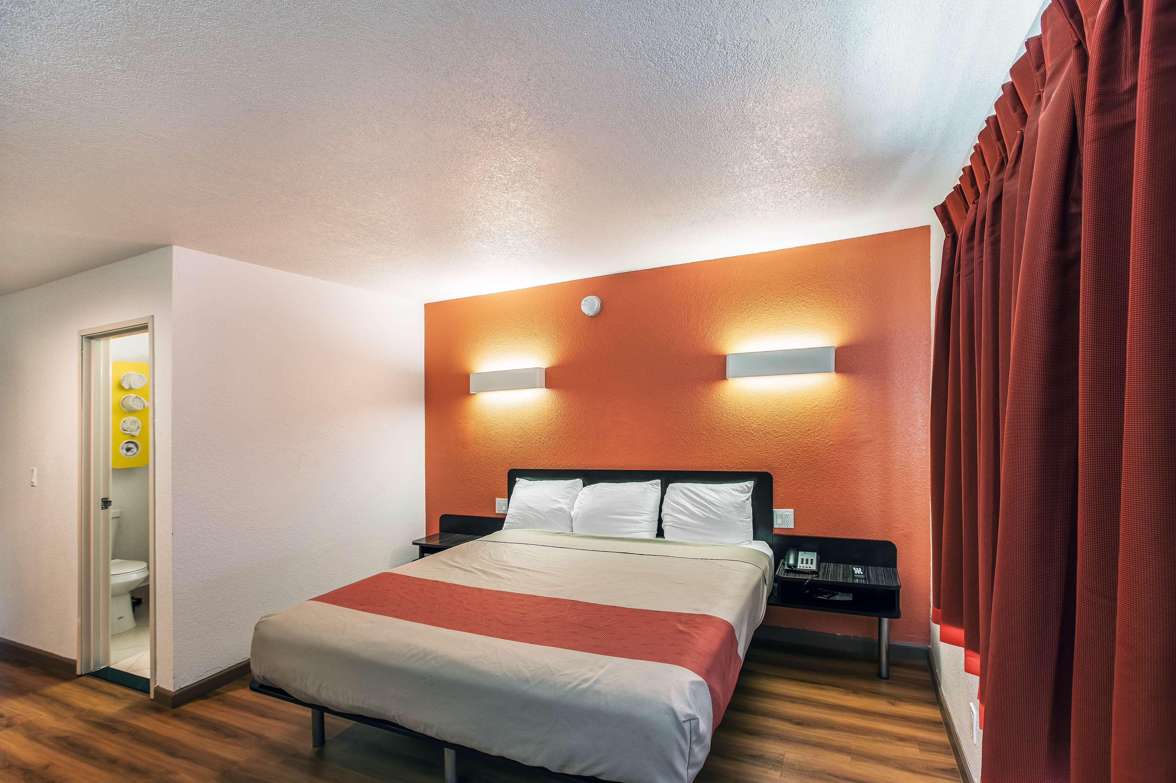 Motel 6 Dallas South