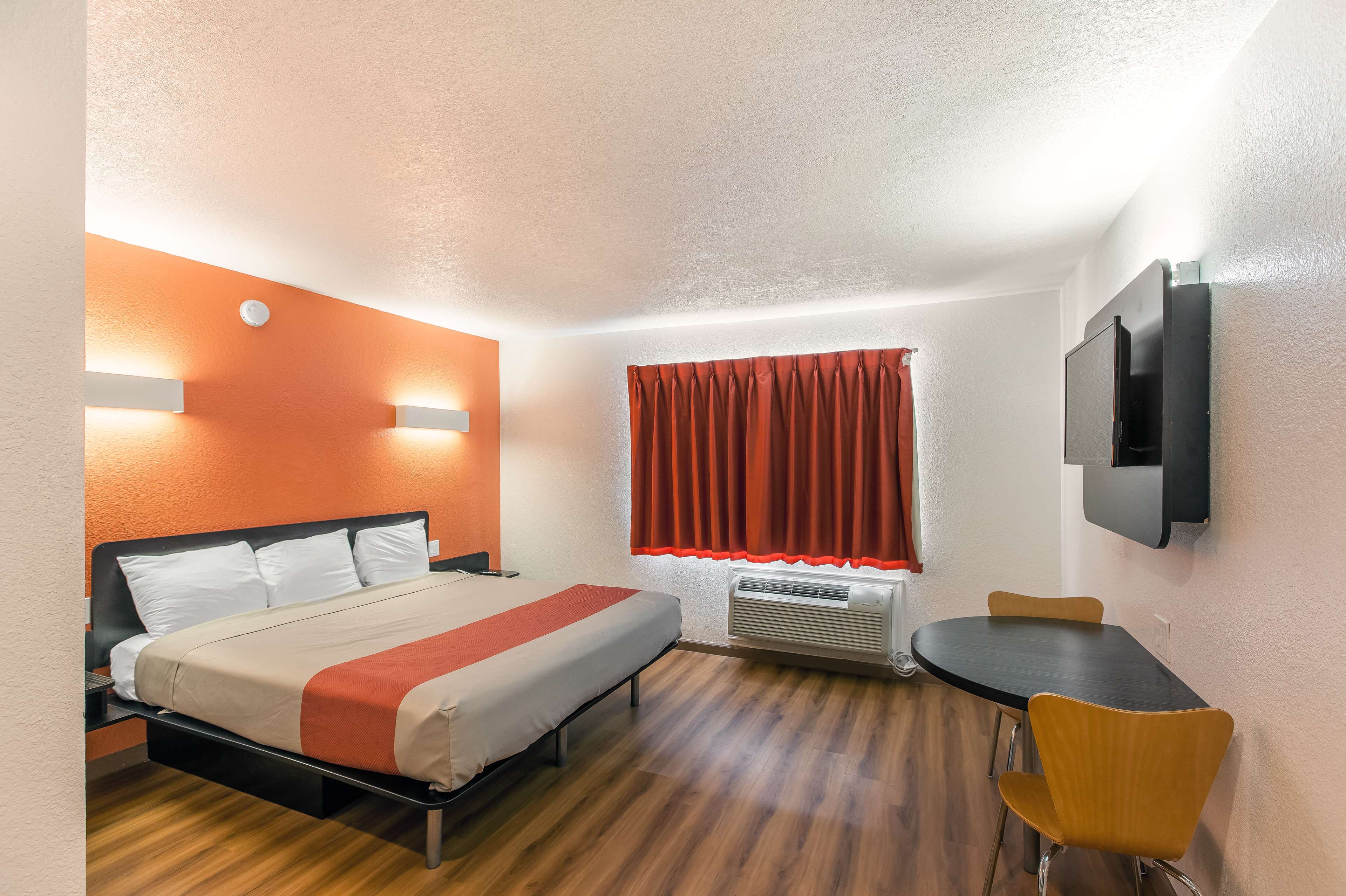 Motel 6 Dallas South