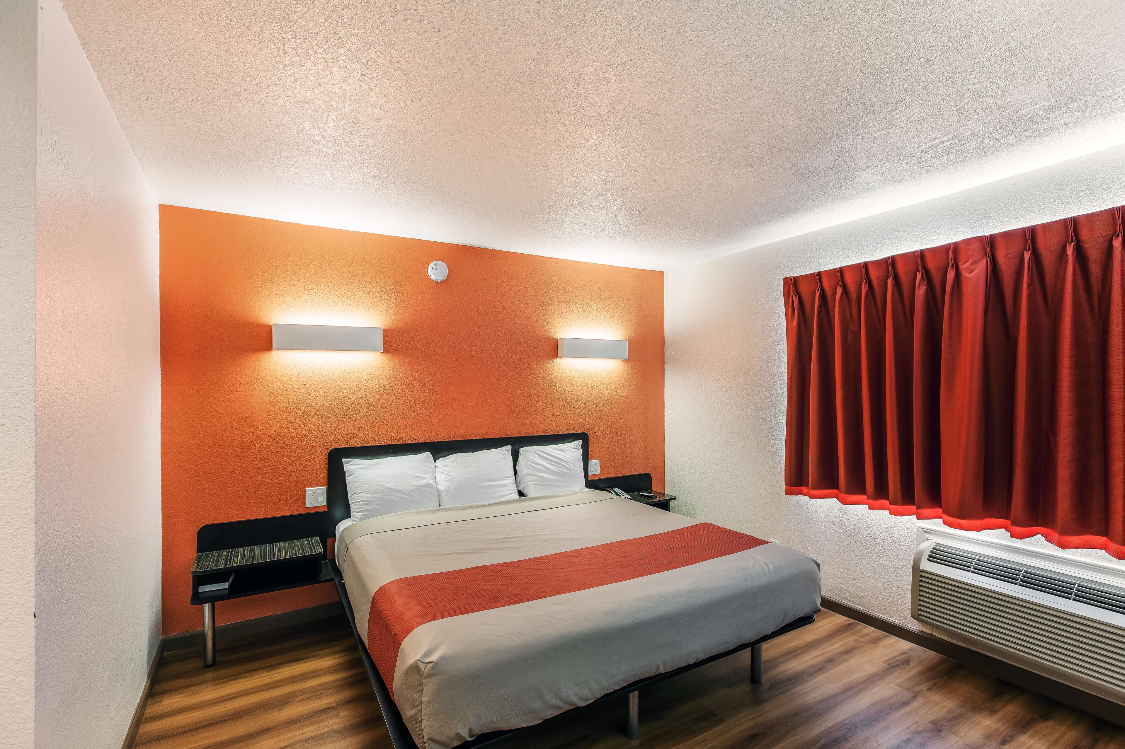 Motel 6 Dallas South