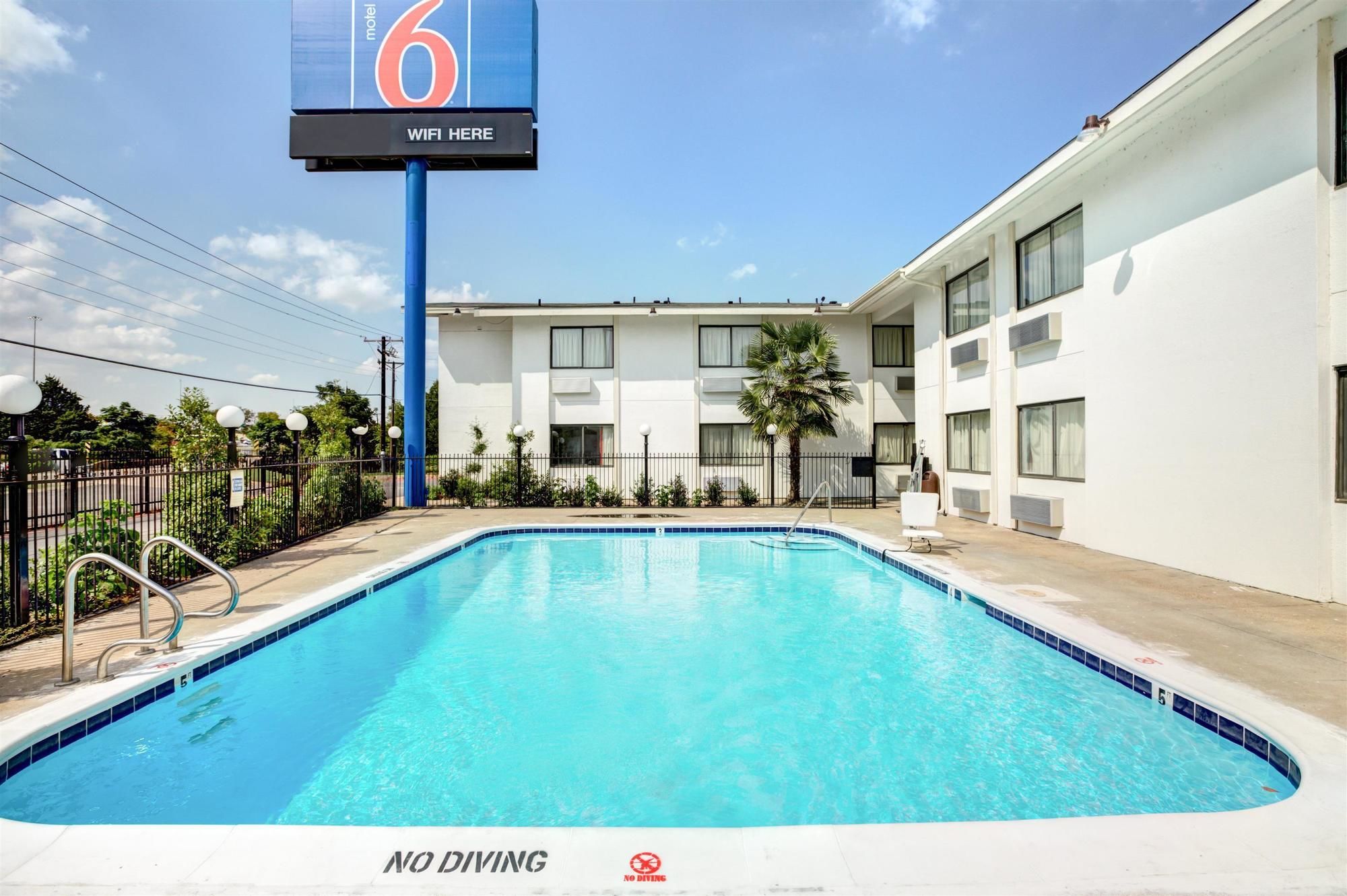 Motel 6 Dallas South