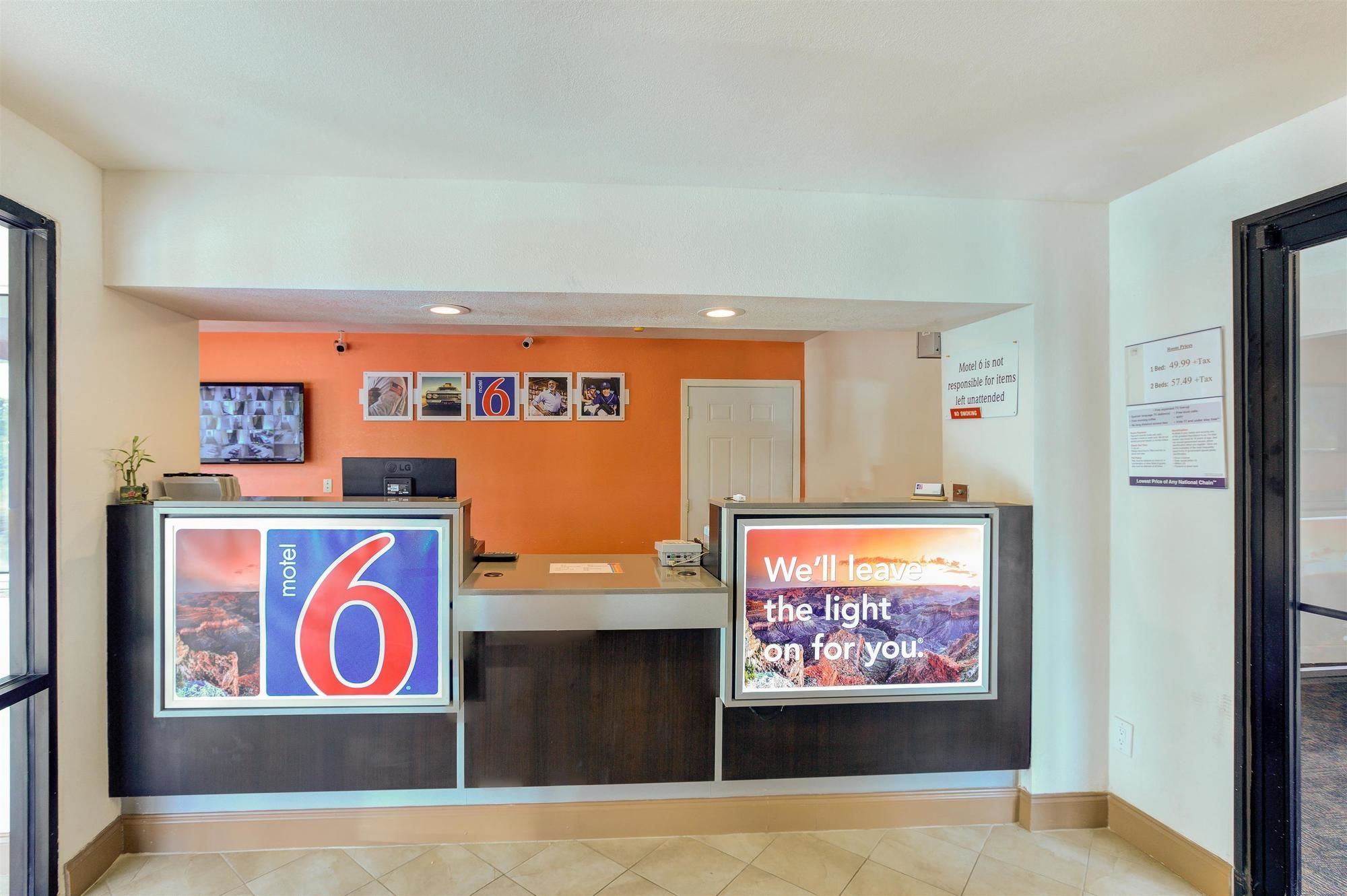 Motel 6 Dallas South