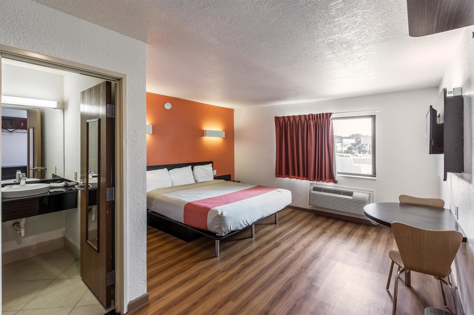 Motel 6 Dallas South