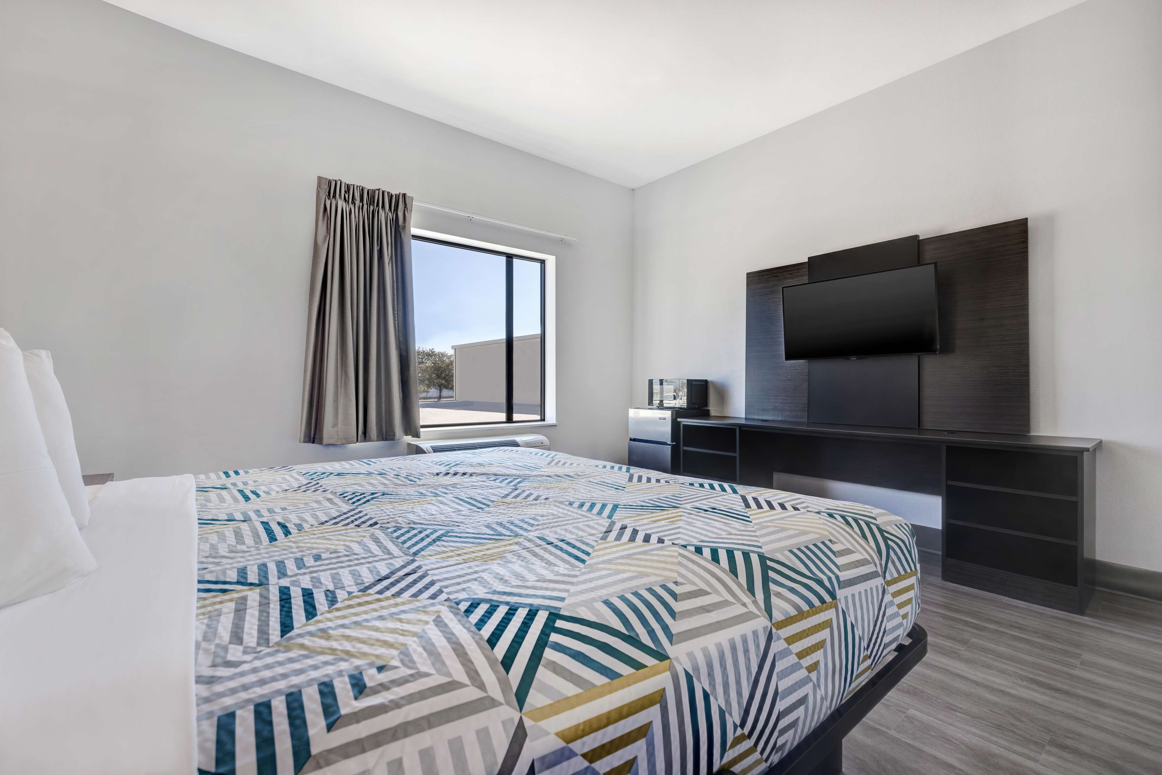 Motel 6 Dallas, TX - Methodist Charlton Medical Ctr.