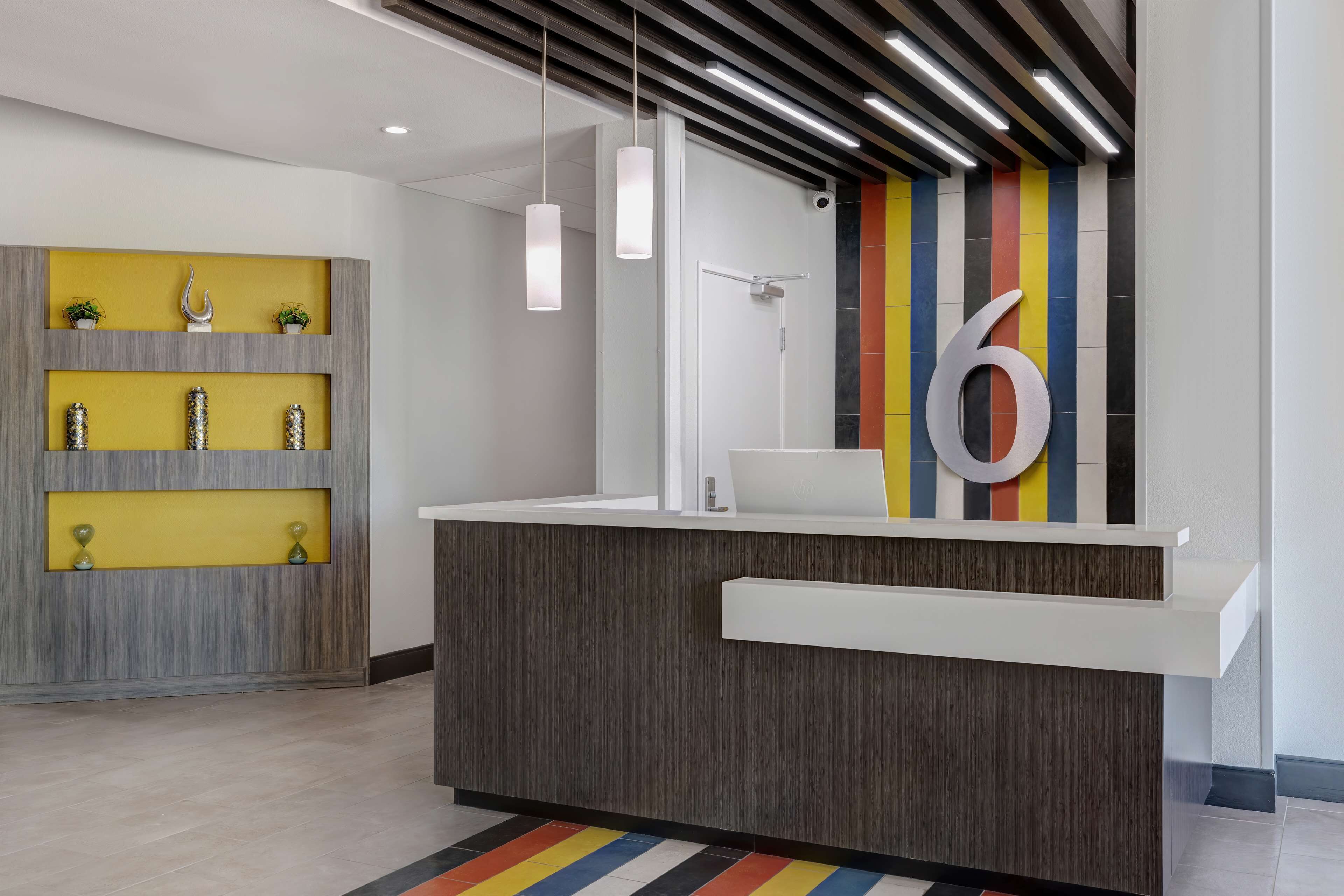 Motel 6 Dallas, TX - Methodist Charlton Medical Ctr.