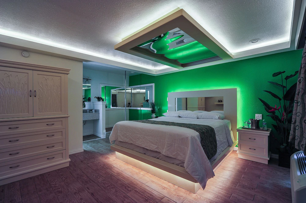 Romantic Inn & Suites