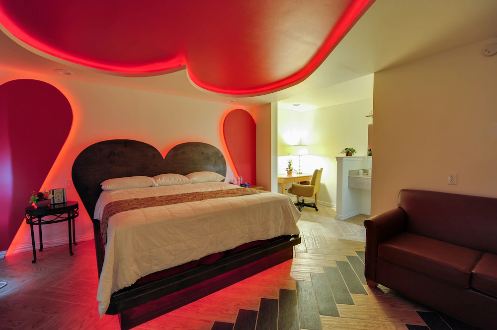 Romantic Inn & Suites