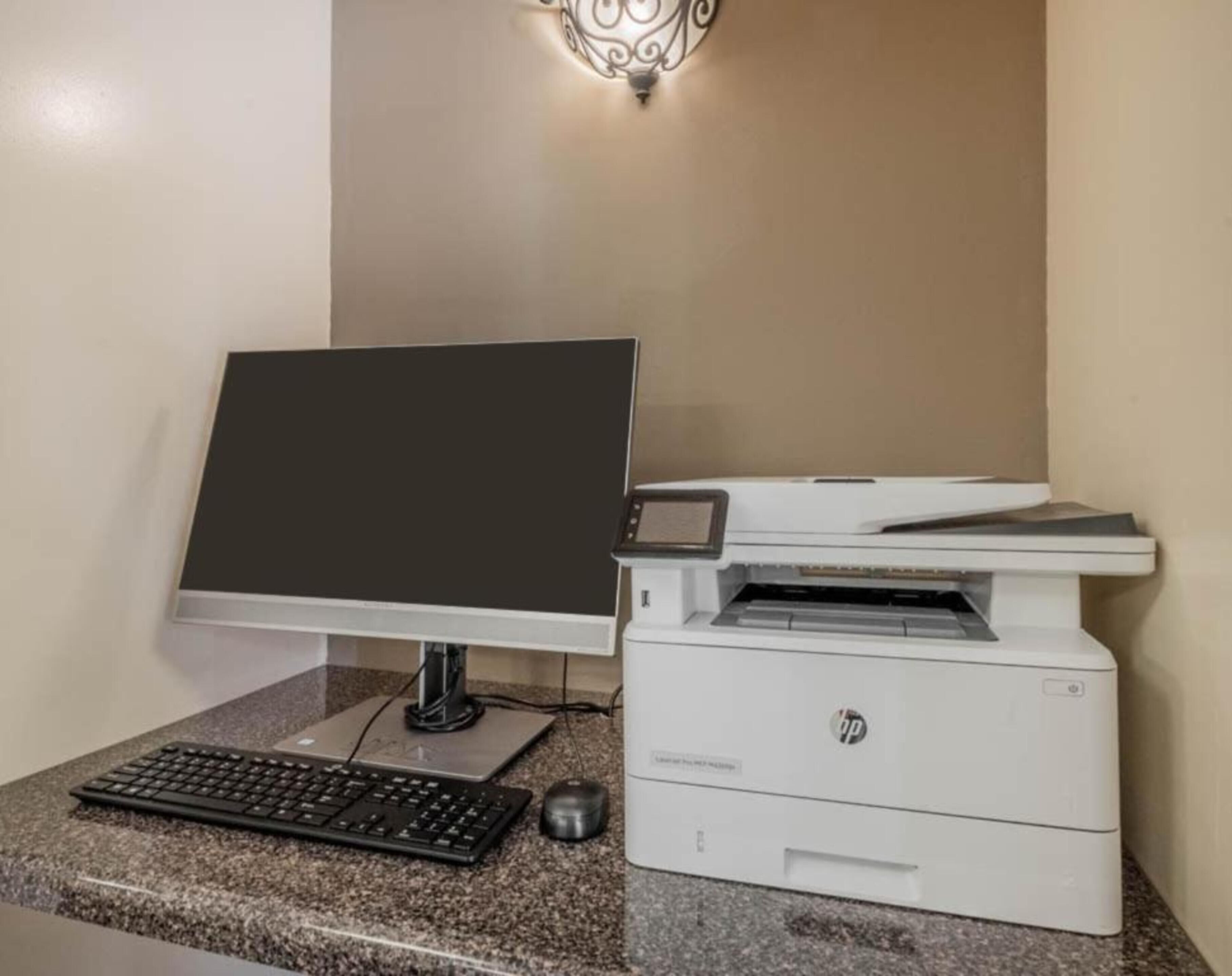 Sonesta Simply Suites Dallas Galleria