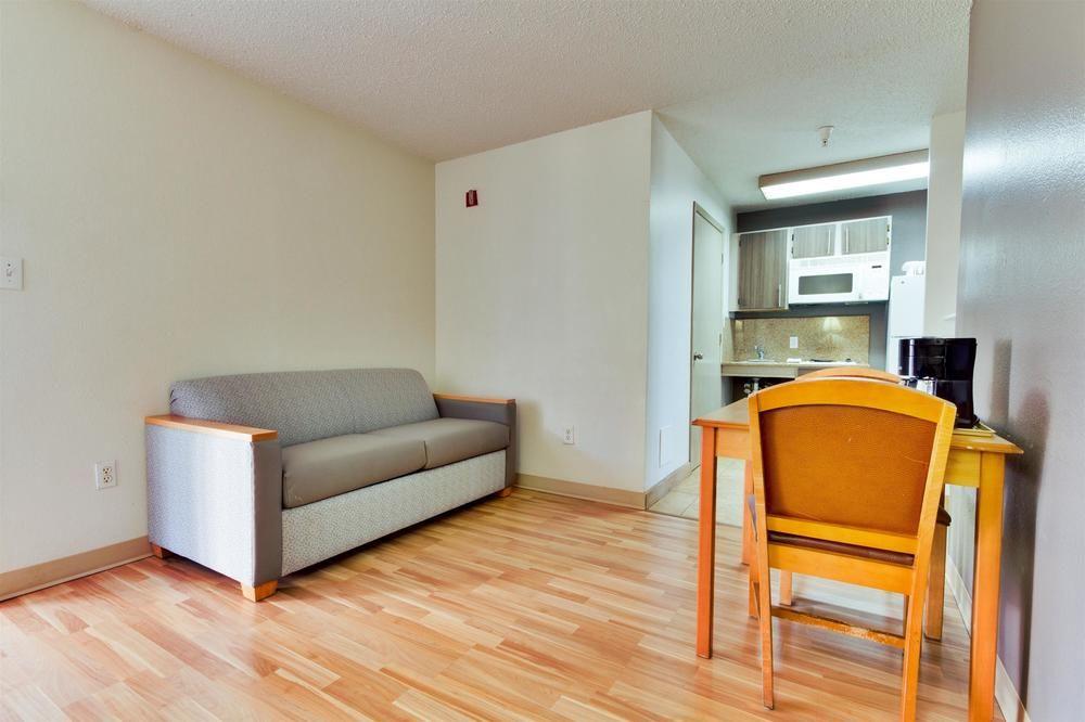 Studio 6 Dallas-Richardson/North