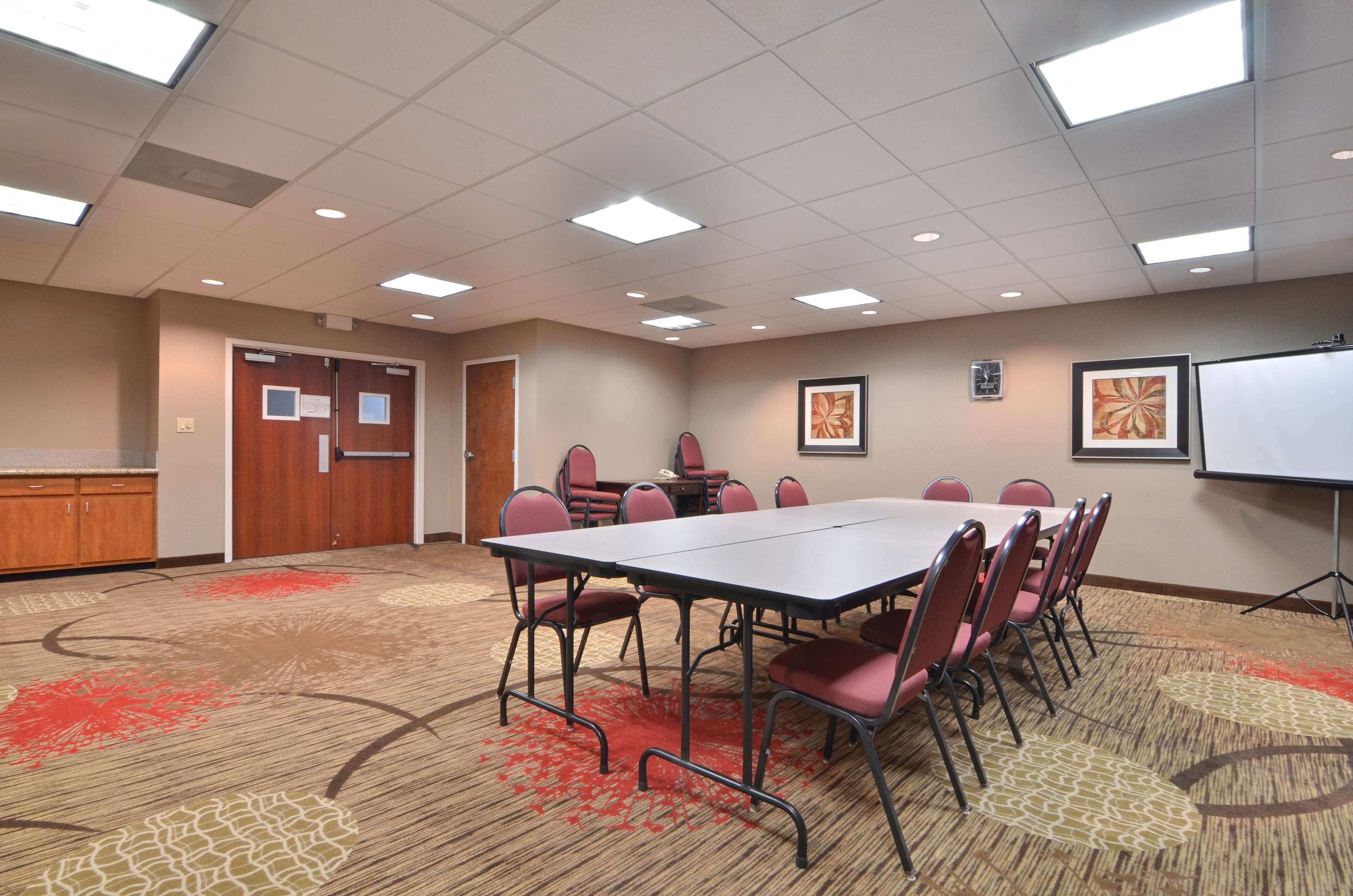 Best Western Dayton Inn & Suites