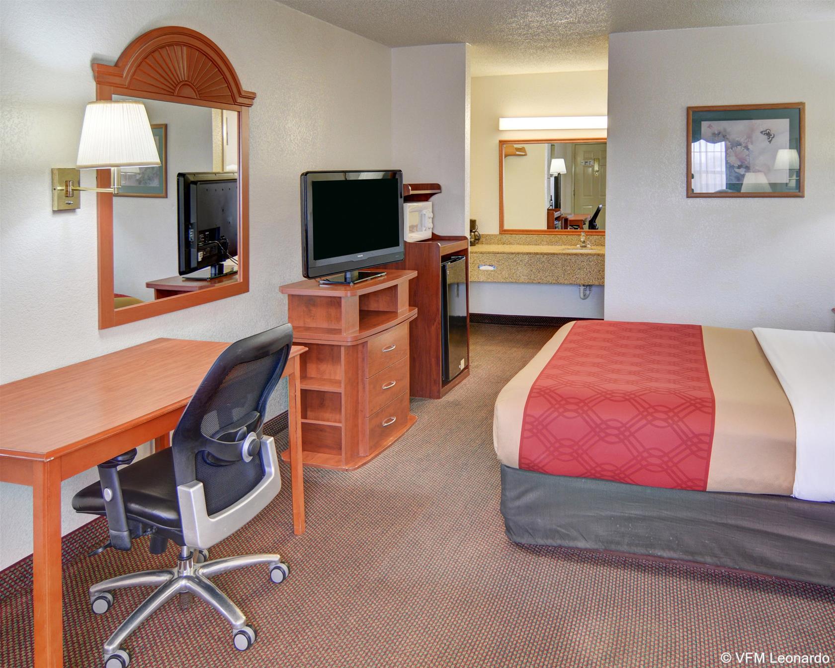 Super 8 by Wyndham Decatur Texas