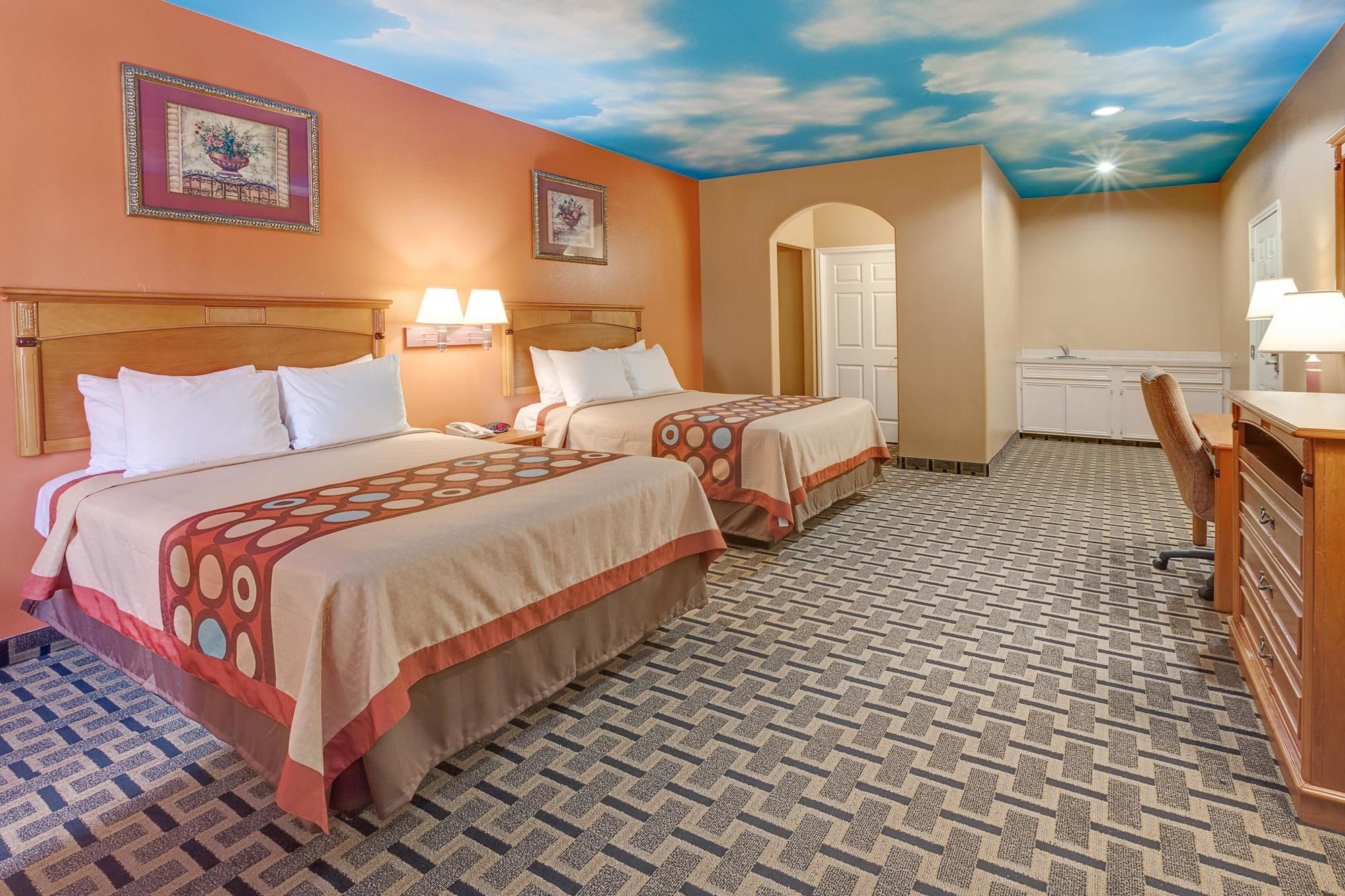 Sapphire Inn & Suites
