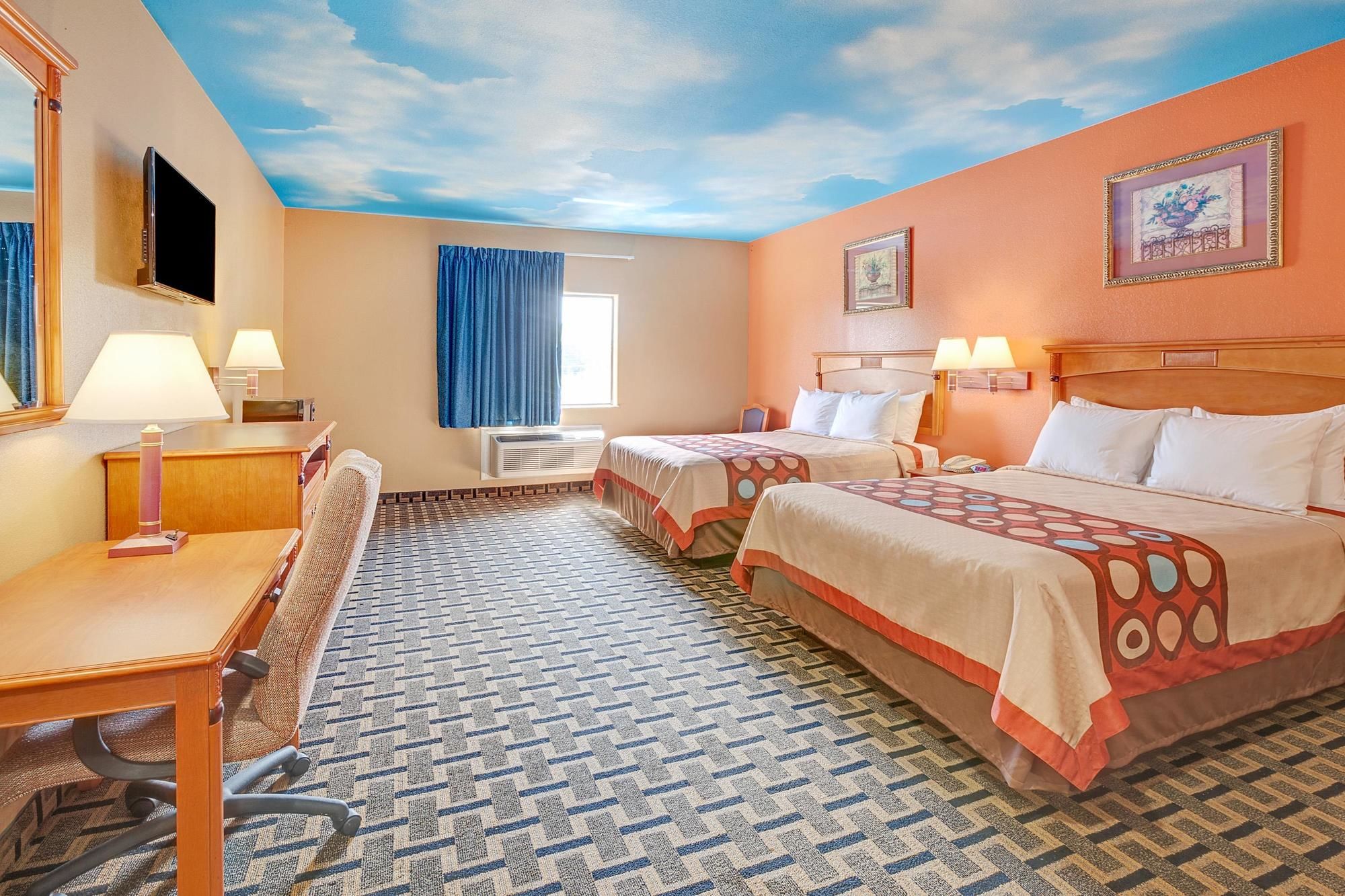 Sapphire Inn & Suites