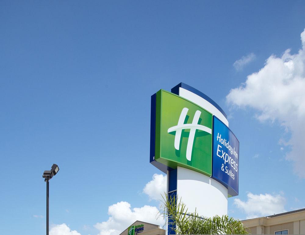 Holiday Inn Express Hotel & Suites Deer Park