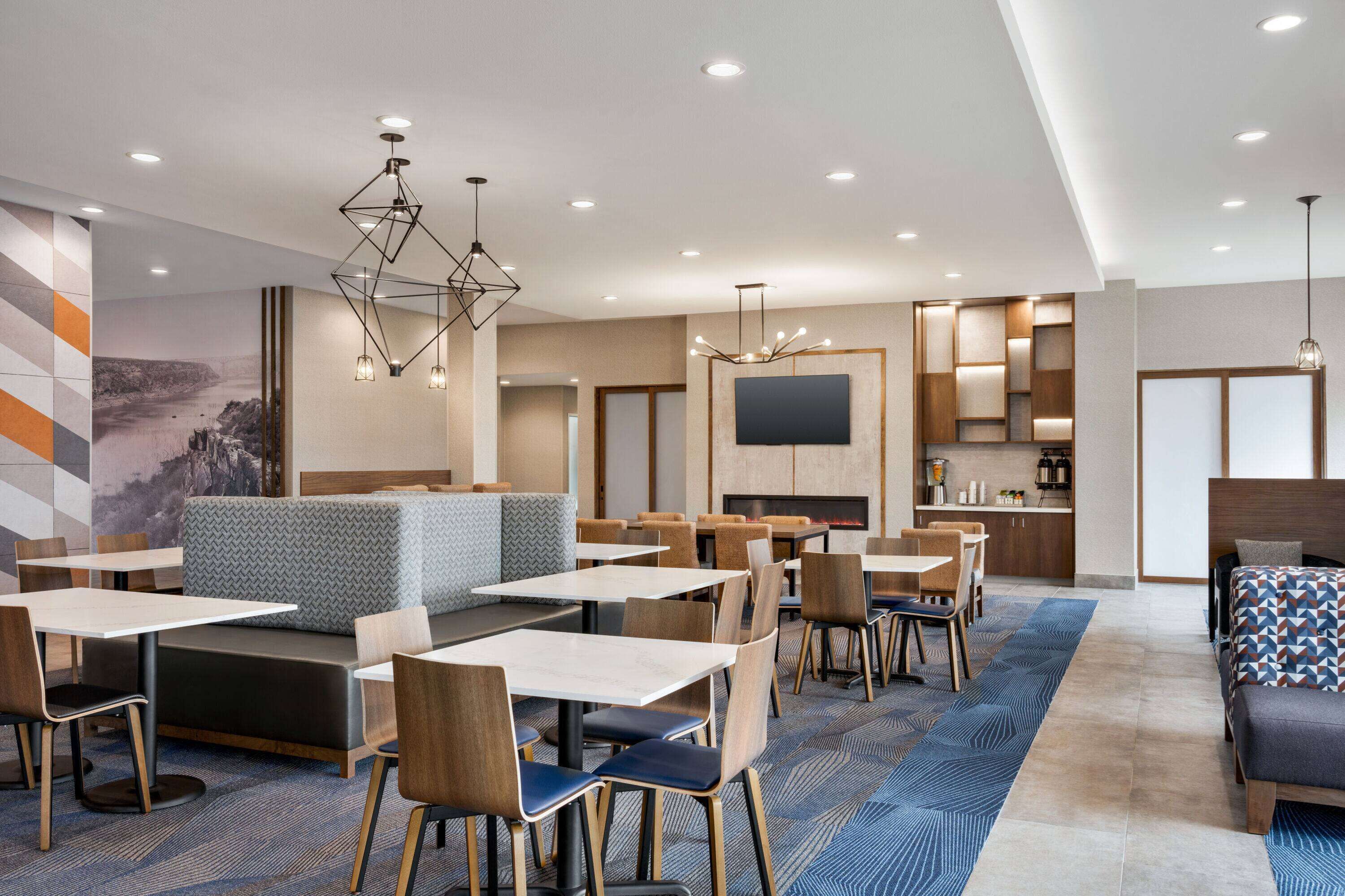 La Quinta Inn & Suites By Wyndham Del Rio