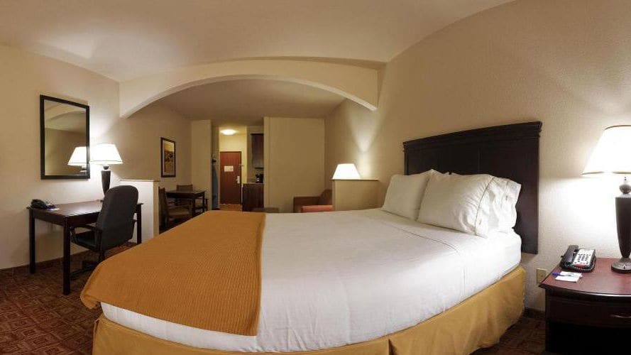 Comfort Inn & Suites Denison - Lake Texoma