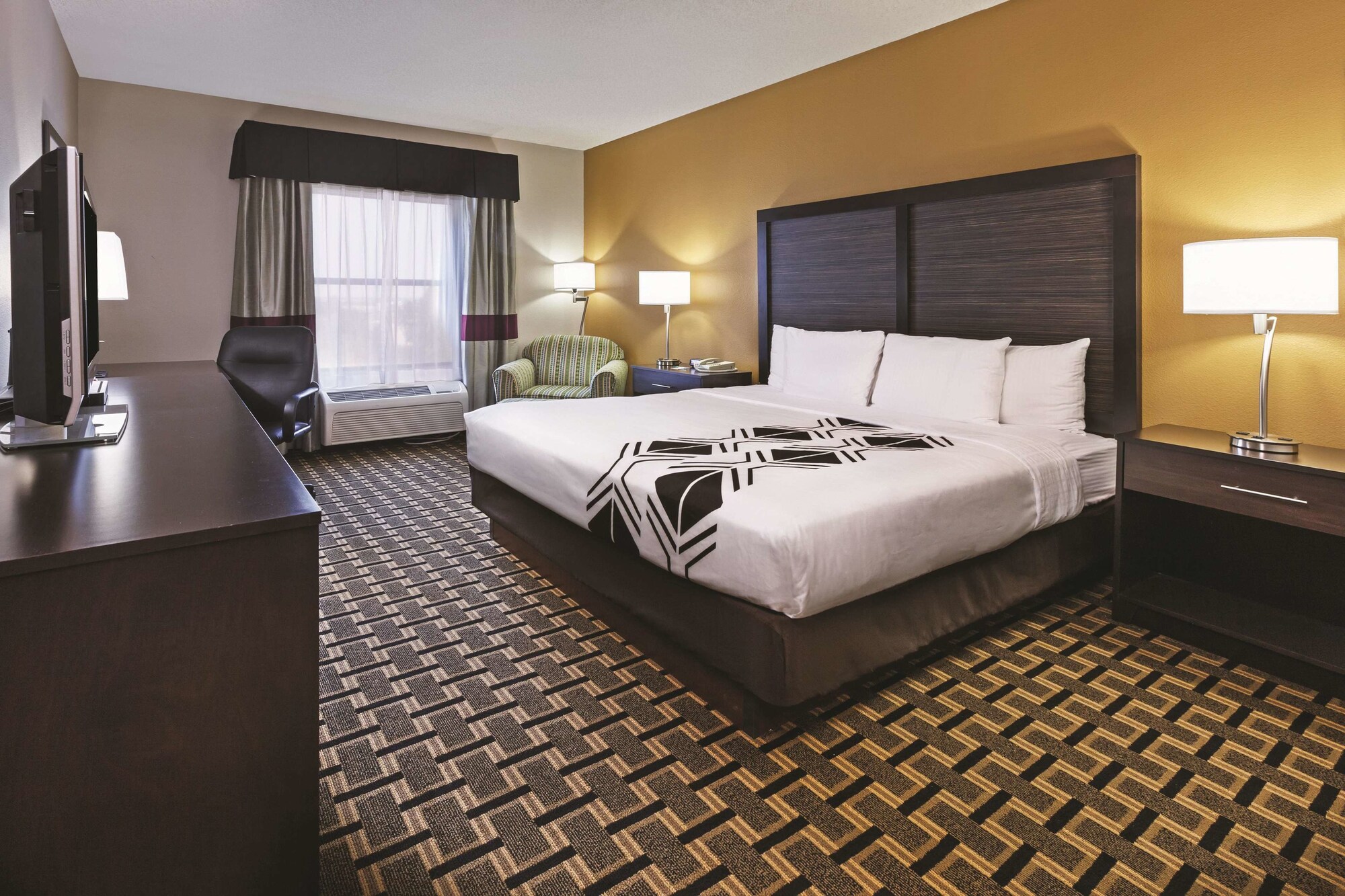 La Quinta Inn & Suites by Wyndham Denison - N. Lake Texoma