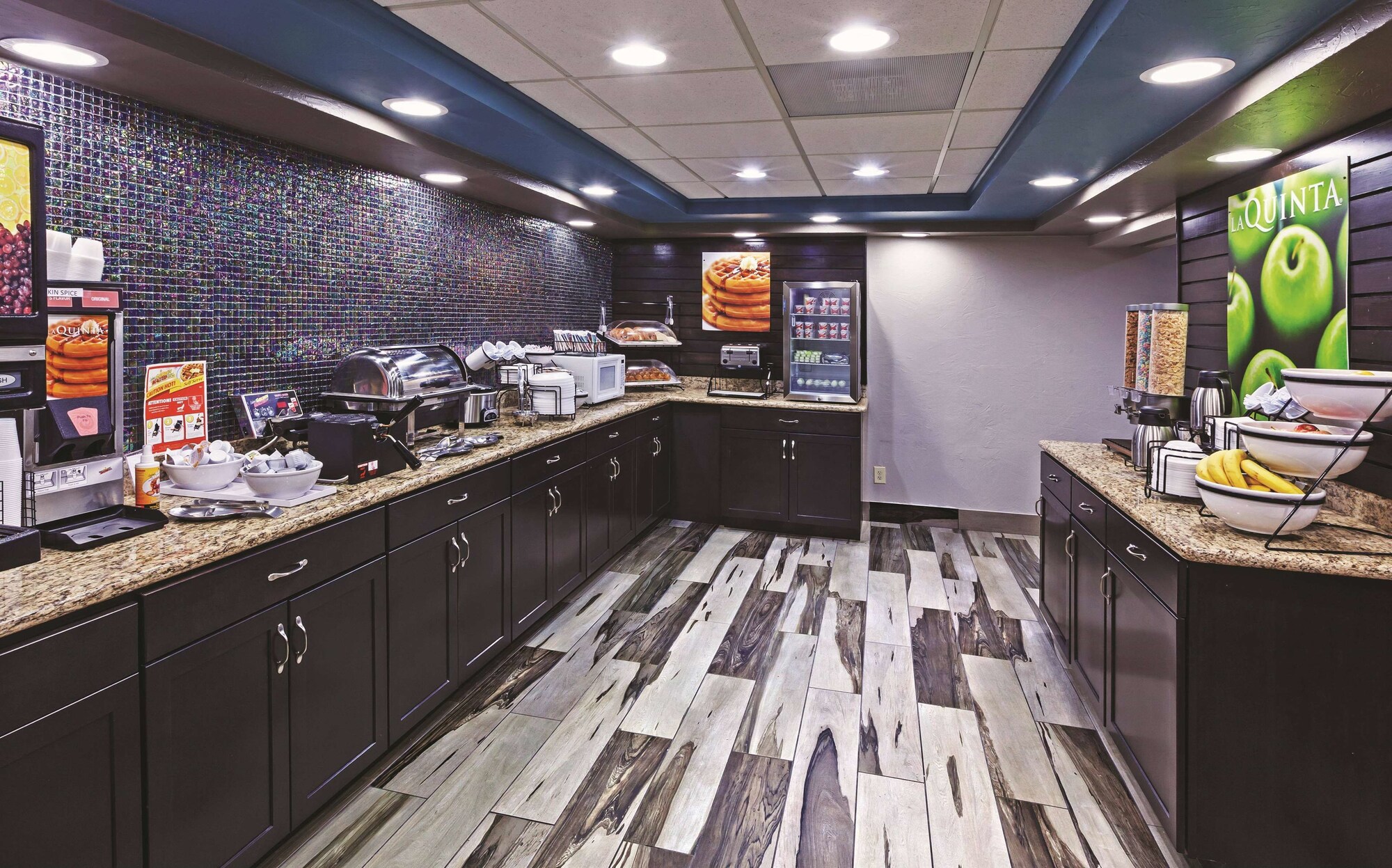 La Quinta Inn & Suites by Wyndham Denison - N. Lake Texoma