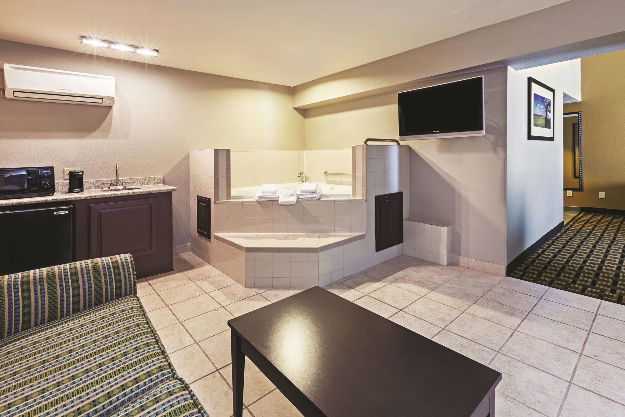 La Quinta Inn & Suites by Wyndham Denison - N. Lake Texoma