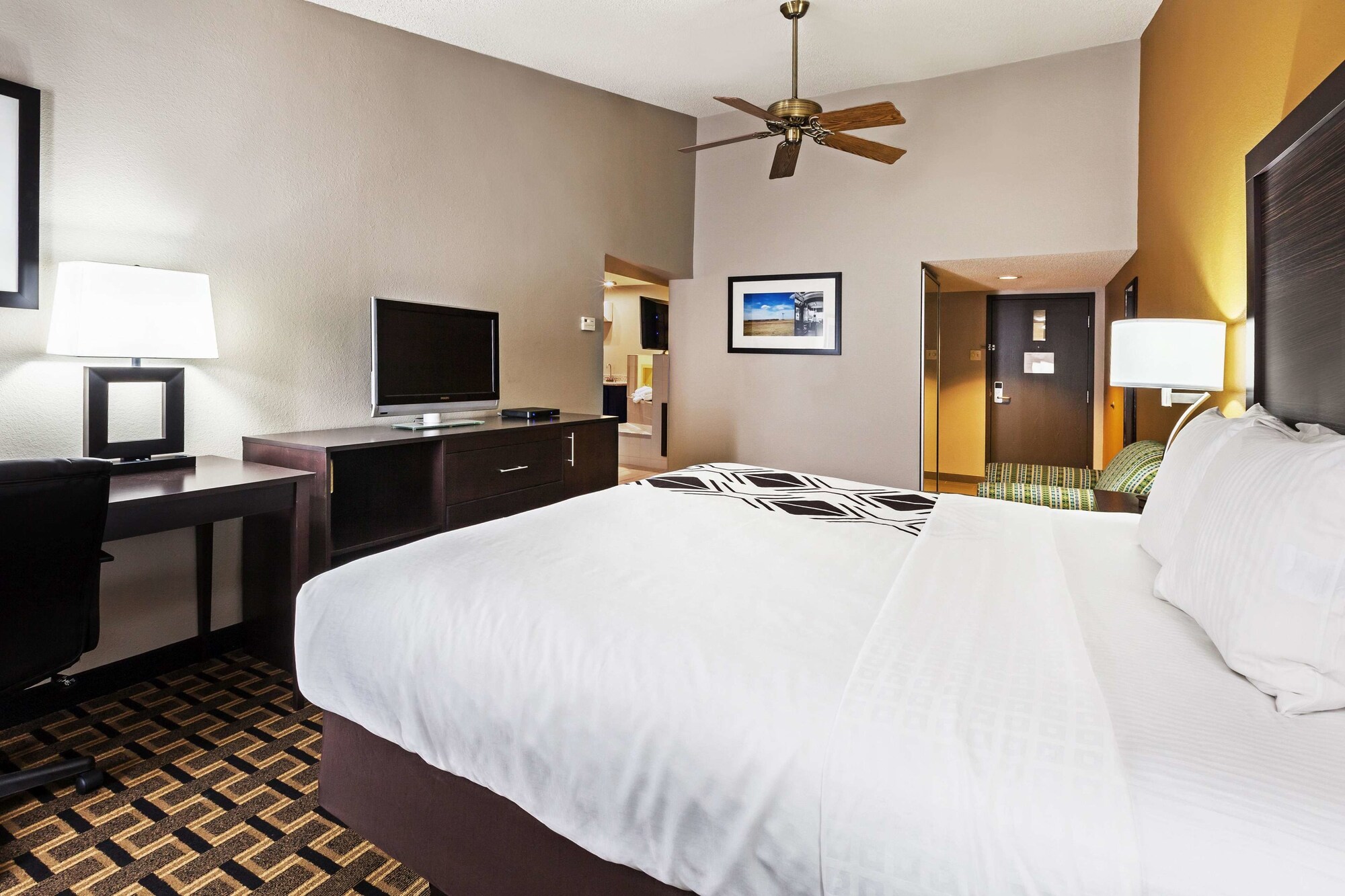 La Quinta Inn & Suites by Wyndham Denison - N. Lake Texoma